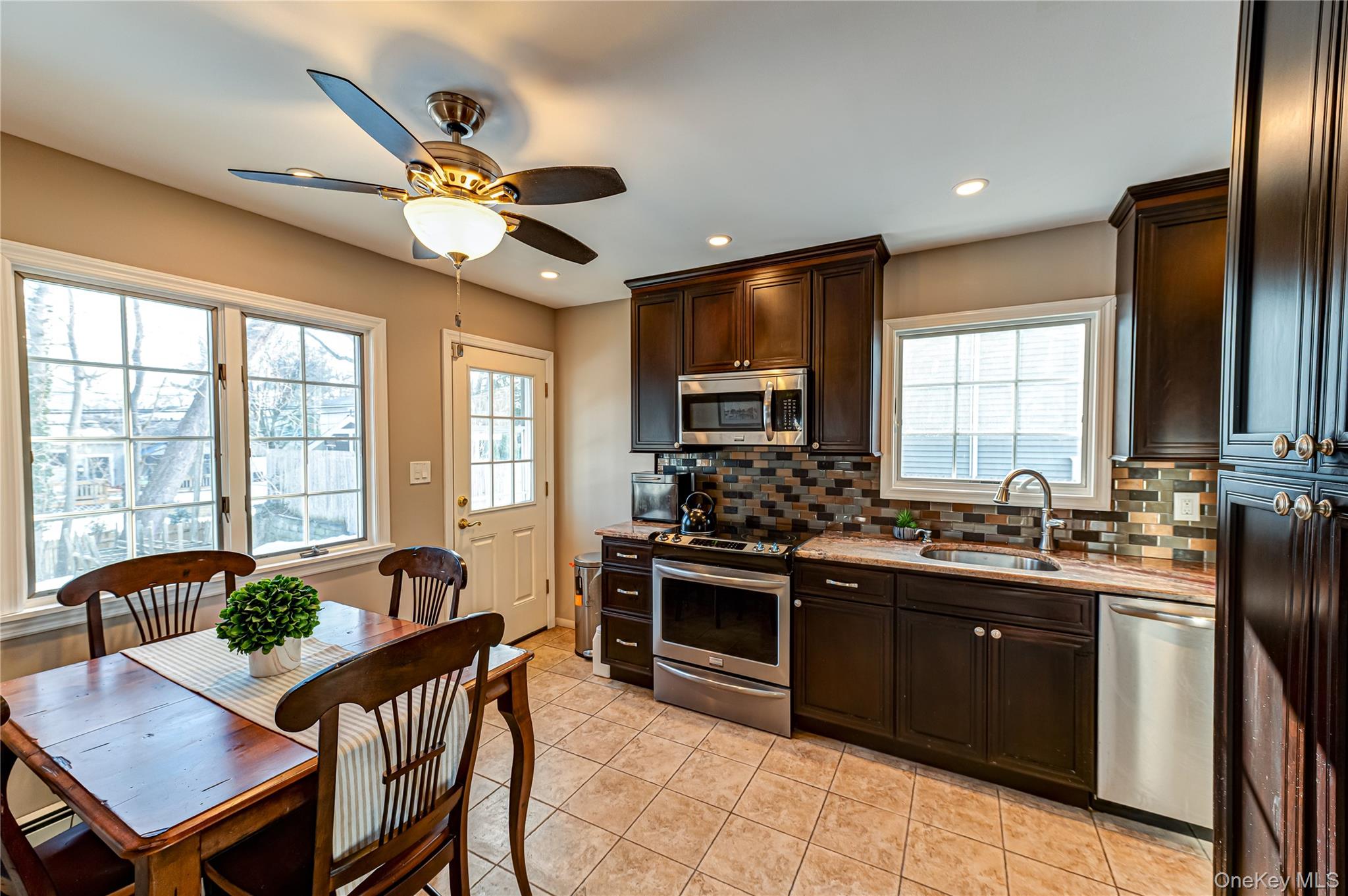 #8 photo, 16 Landview Drive, מחוז סאפוק Kings Park , NY 11754