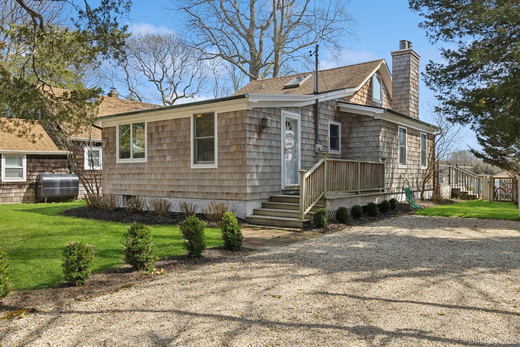#1 photo, 80 Towd Point Road, מחוז סאפוק Southampton , NY 11968