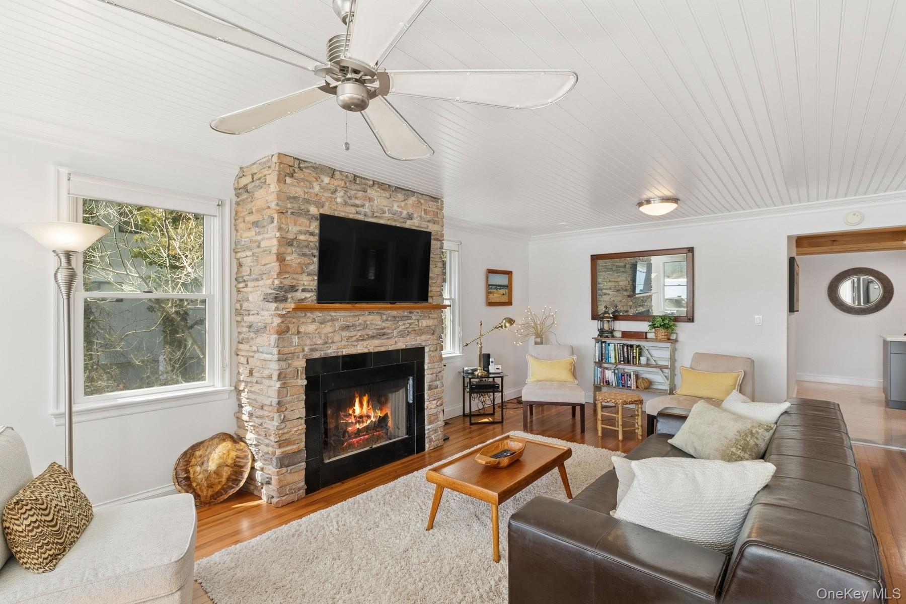 #11 photo, 80 Towd Point Road, מחוז סאפוק Southampton , NY 11968