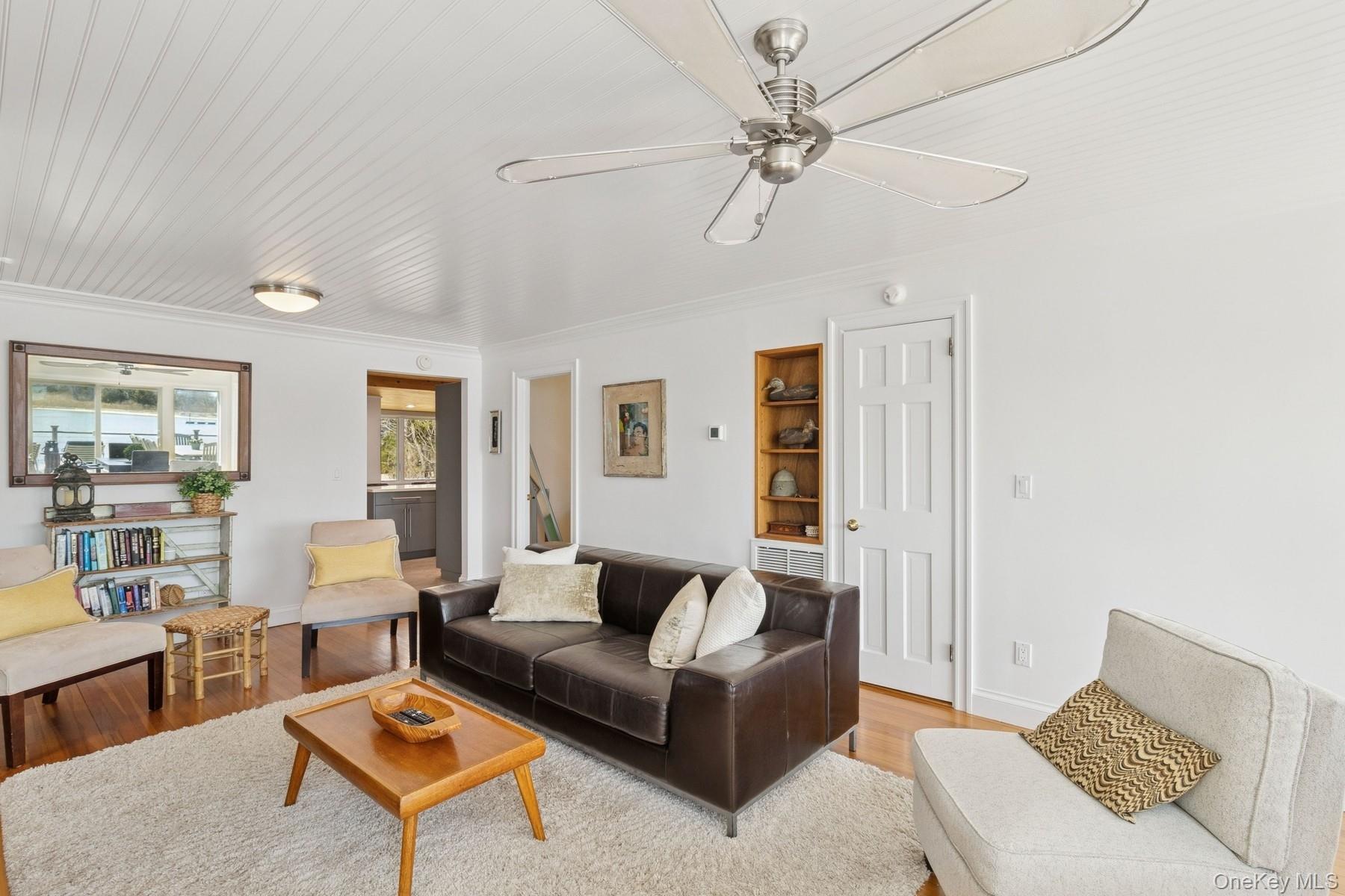 #12 photo, 80 Towd Point Road, מחוז סאפוק Southampton , NY 11968