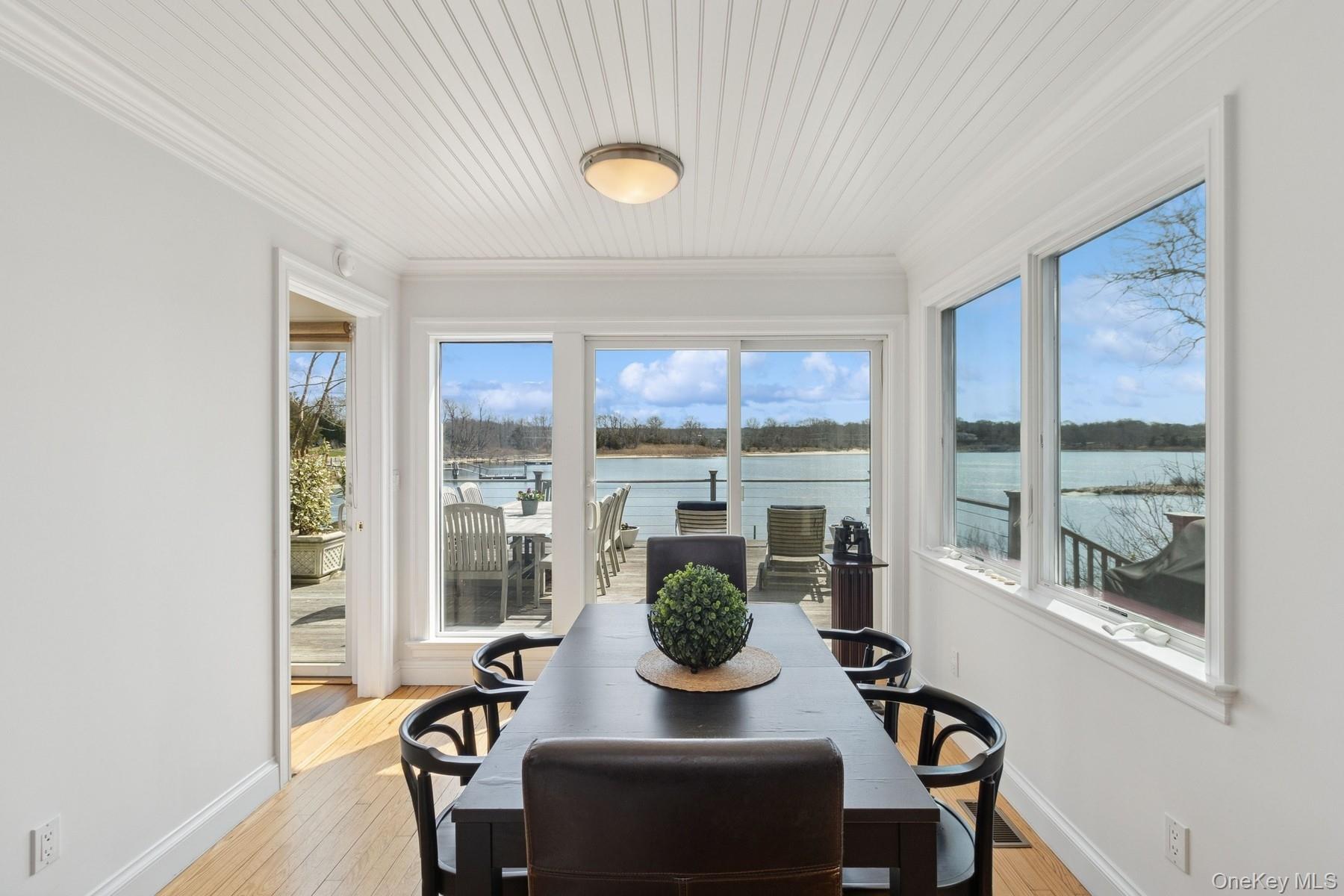 #13 photo, 80 Towd Point Road, מחוז סאפוק Southampton , NY 11968