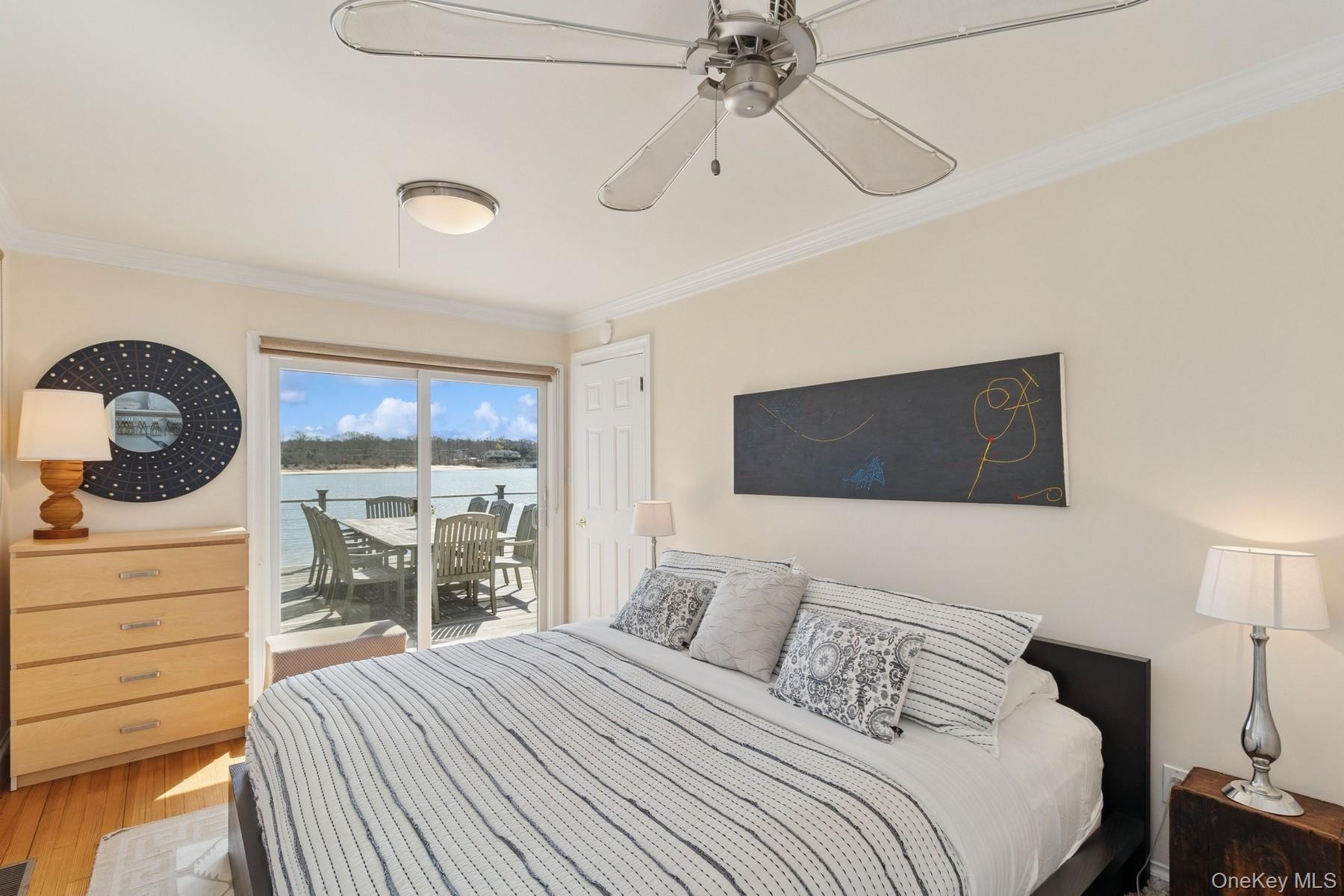 #17 photo, 80 Towd Point Road, מחוז סאפוק Southampton , NY 11968