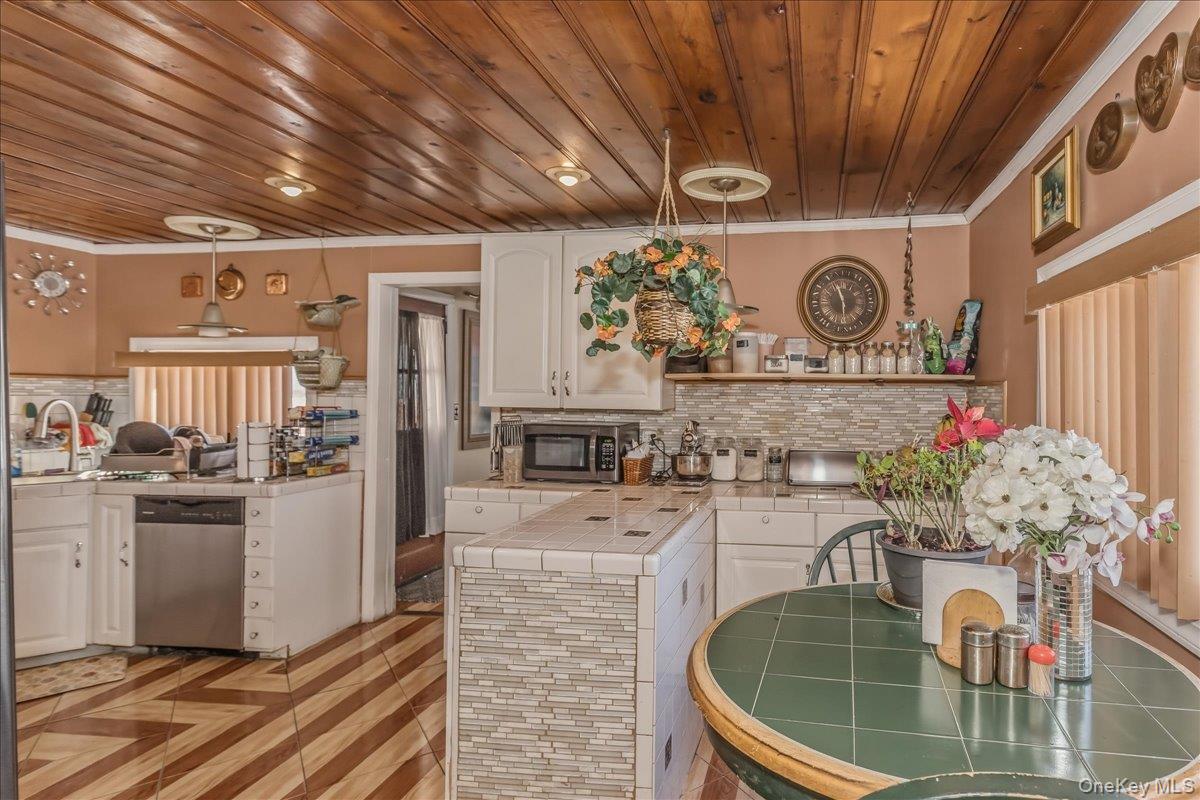 #13 photo, 12 Stone Boulevard, Massapequa , NY 11758