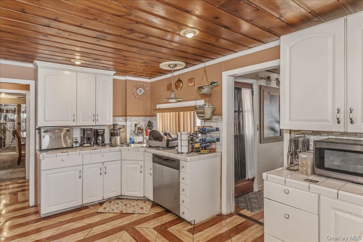 #14 photo, 12 Stone Boulevard, Massapequa , NY 11758