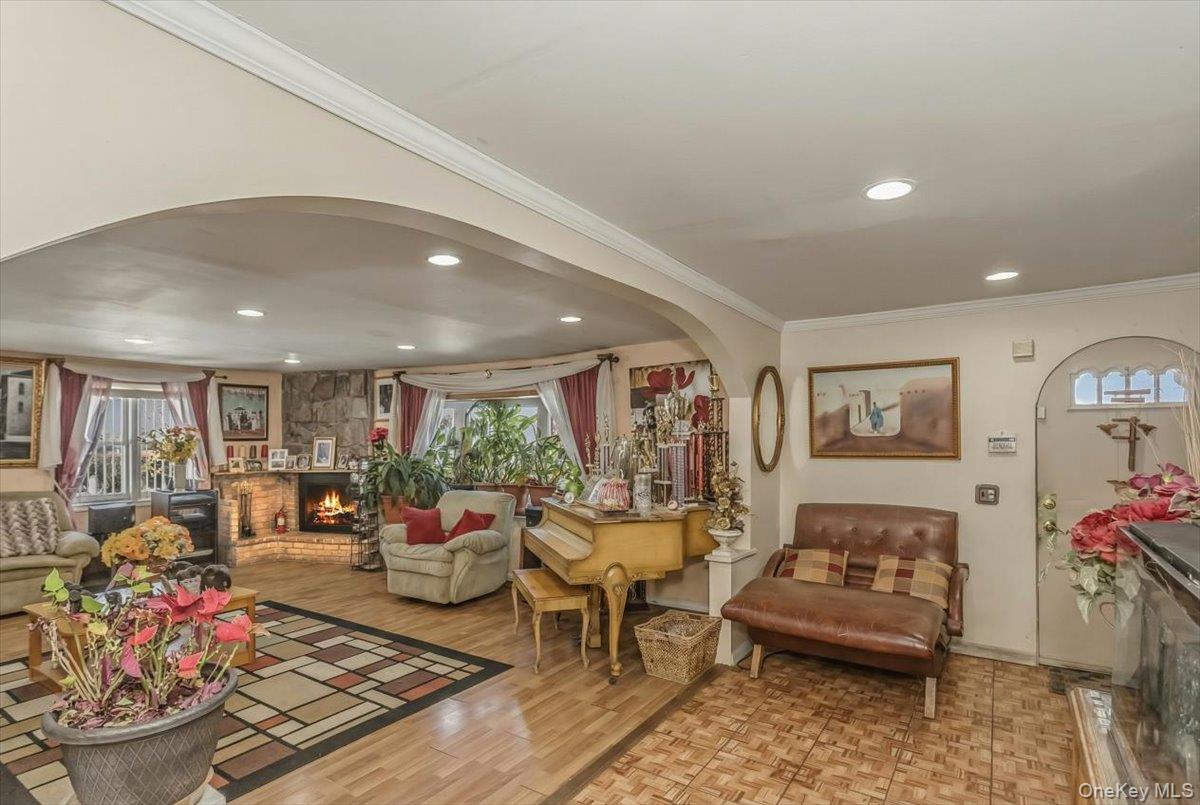 #6 photo, 12 Stone Boulevard, Massapequa , NY 11758