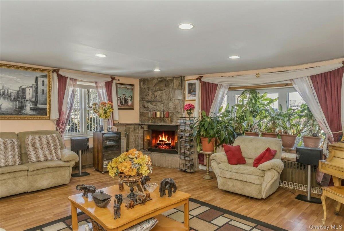 #7 photo, 12 Stone Boulevard, Massapequa , NY 11758