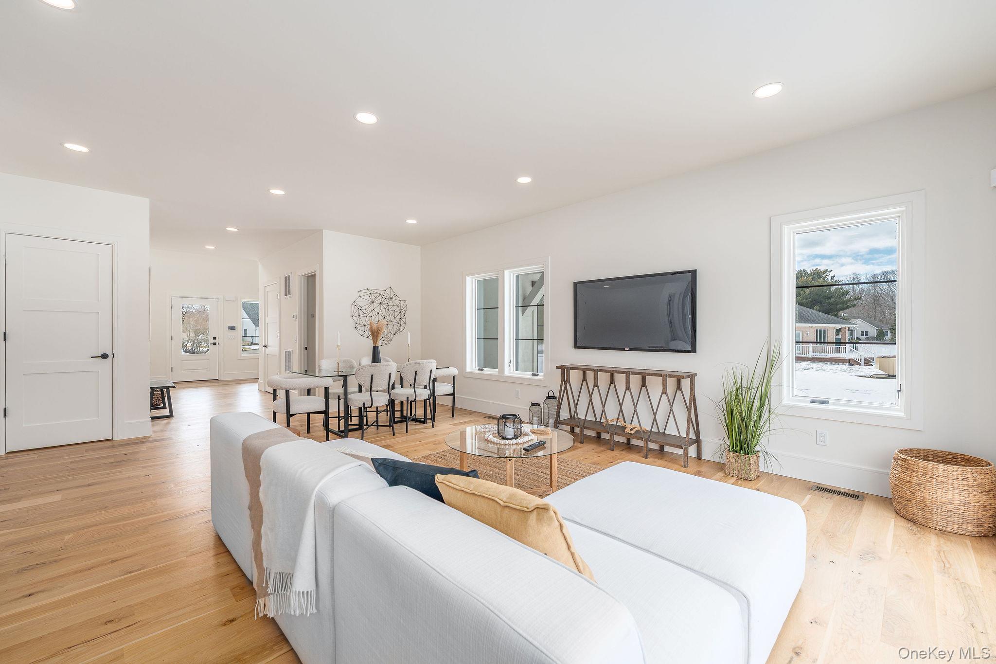 #20 photo, 2045 Willow Drive, מחוז סאפוק East Marion , NY 11939