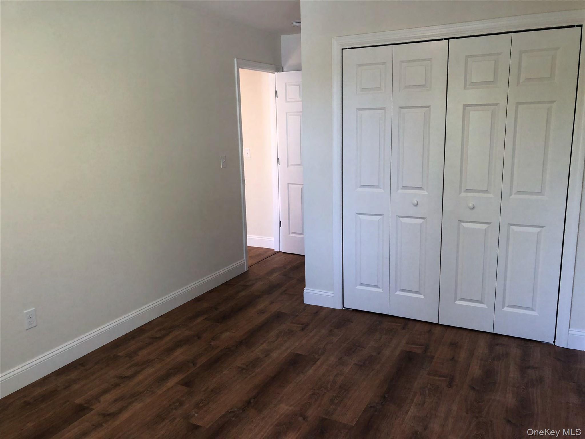 #12 photo, 105 Liberty Avenue, 롱 아일랜드 Port Jefferson , NY 11777