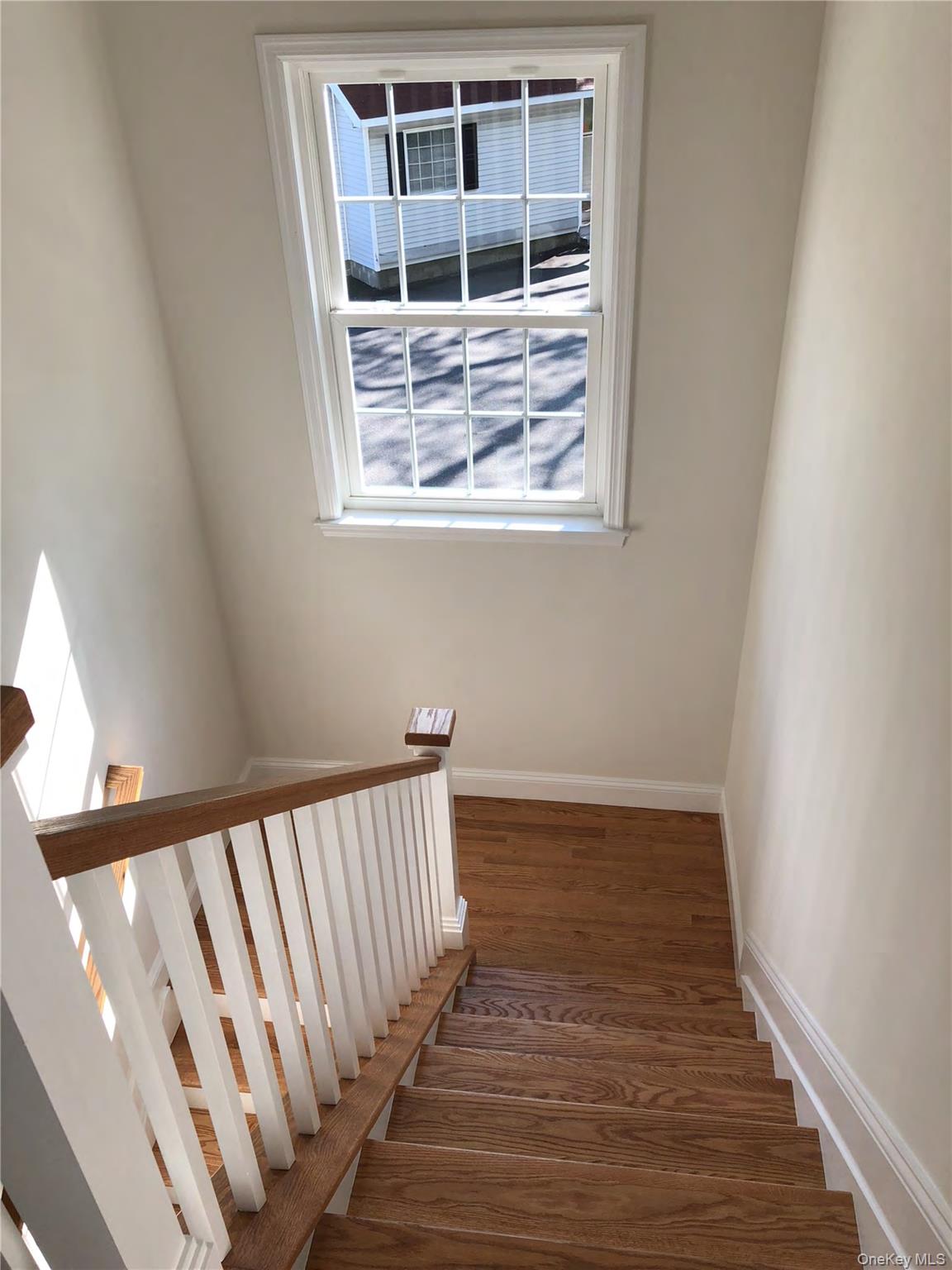 #13 photo, 105 Liberty Avenue, 롱 아일랜드 Port Jefferson , NY 11777