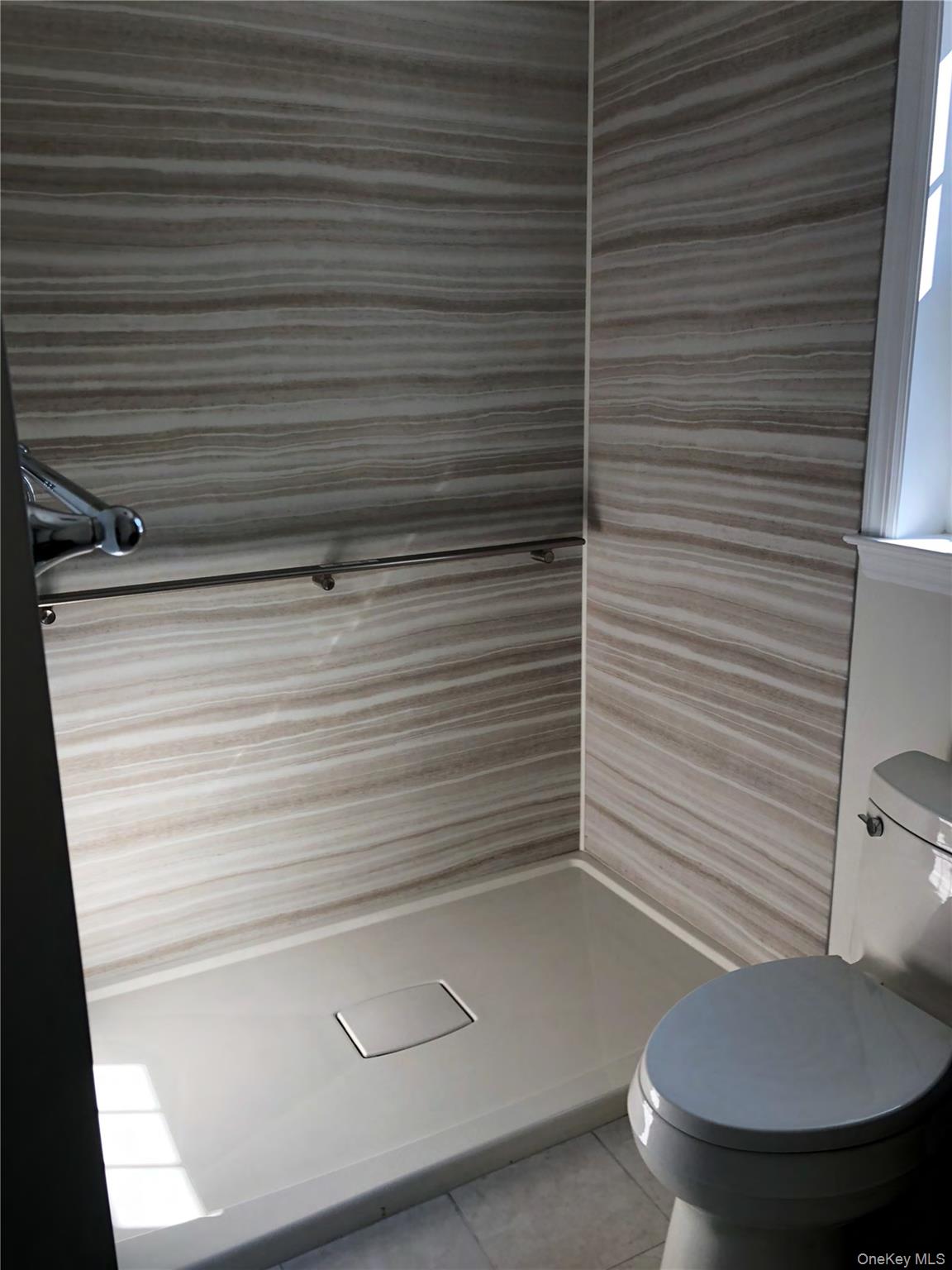 #9 photo, 105 Liberty Avenue, 롱 아일랜드 Port Jefferson , NY 11777