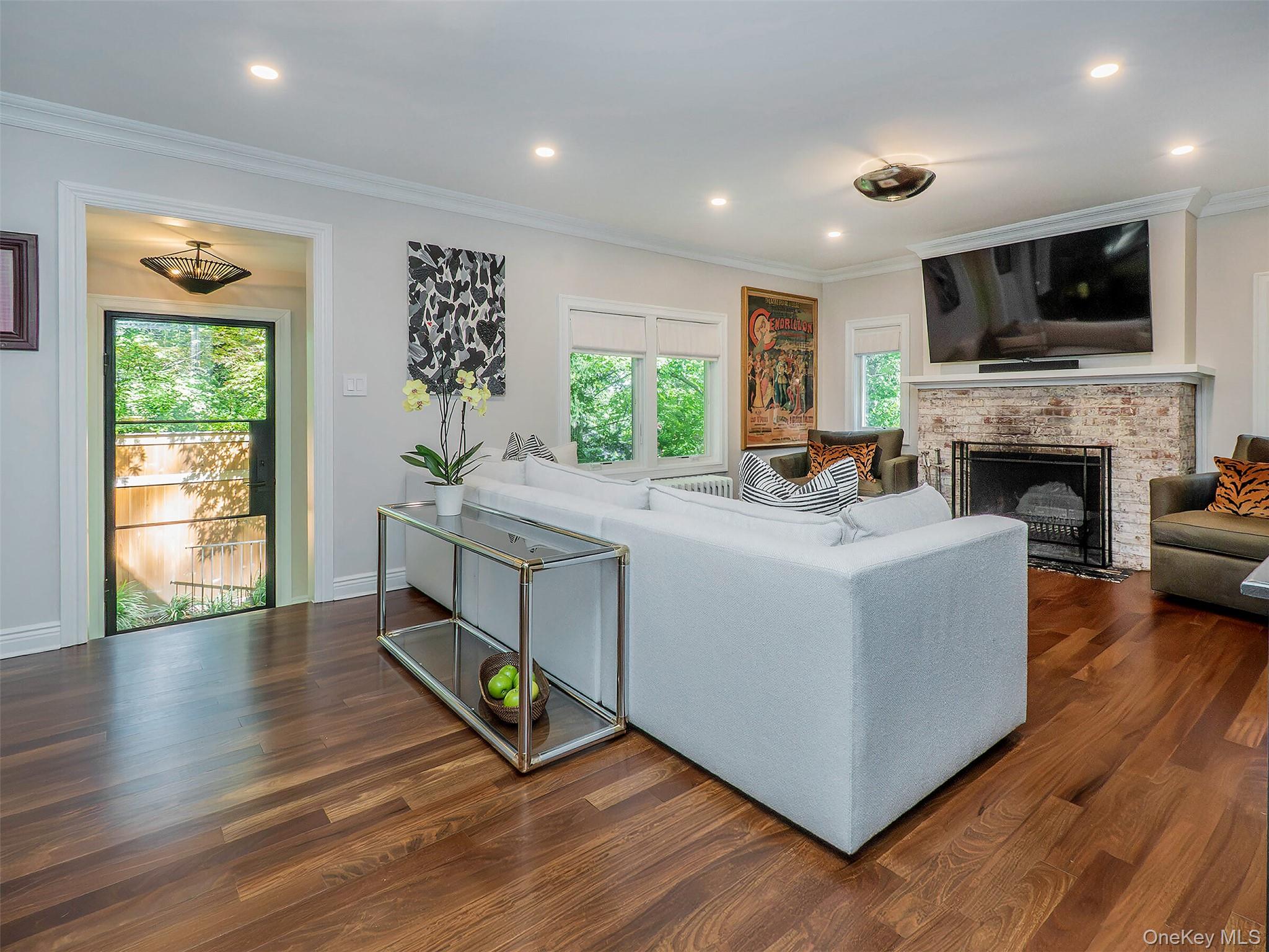 #3 photo, 12 Winding Way, 長島 Sea Cliff , NY 11579