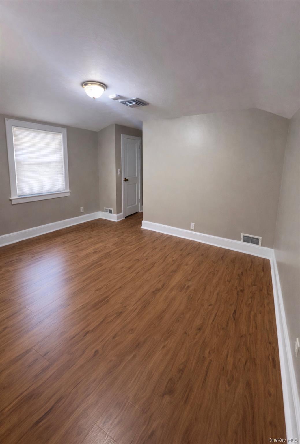 #11 photo, Lindenhurst, 东长岛 Lindenhurst , NY 11757