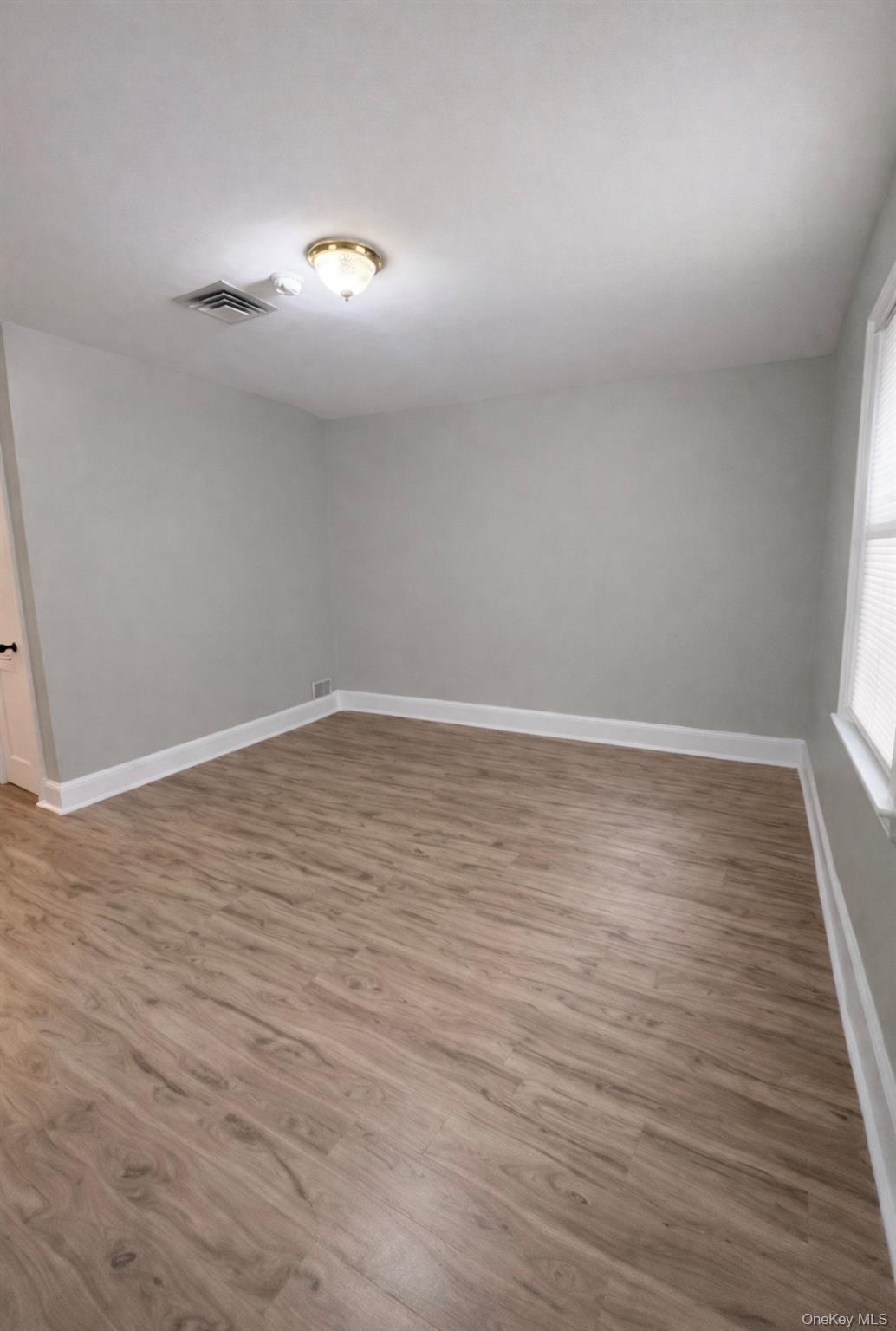 #8 photo, Lindenhurst, 东长岛 Lindenhurst , NY 11757