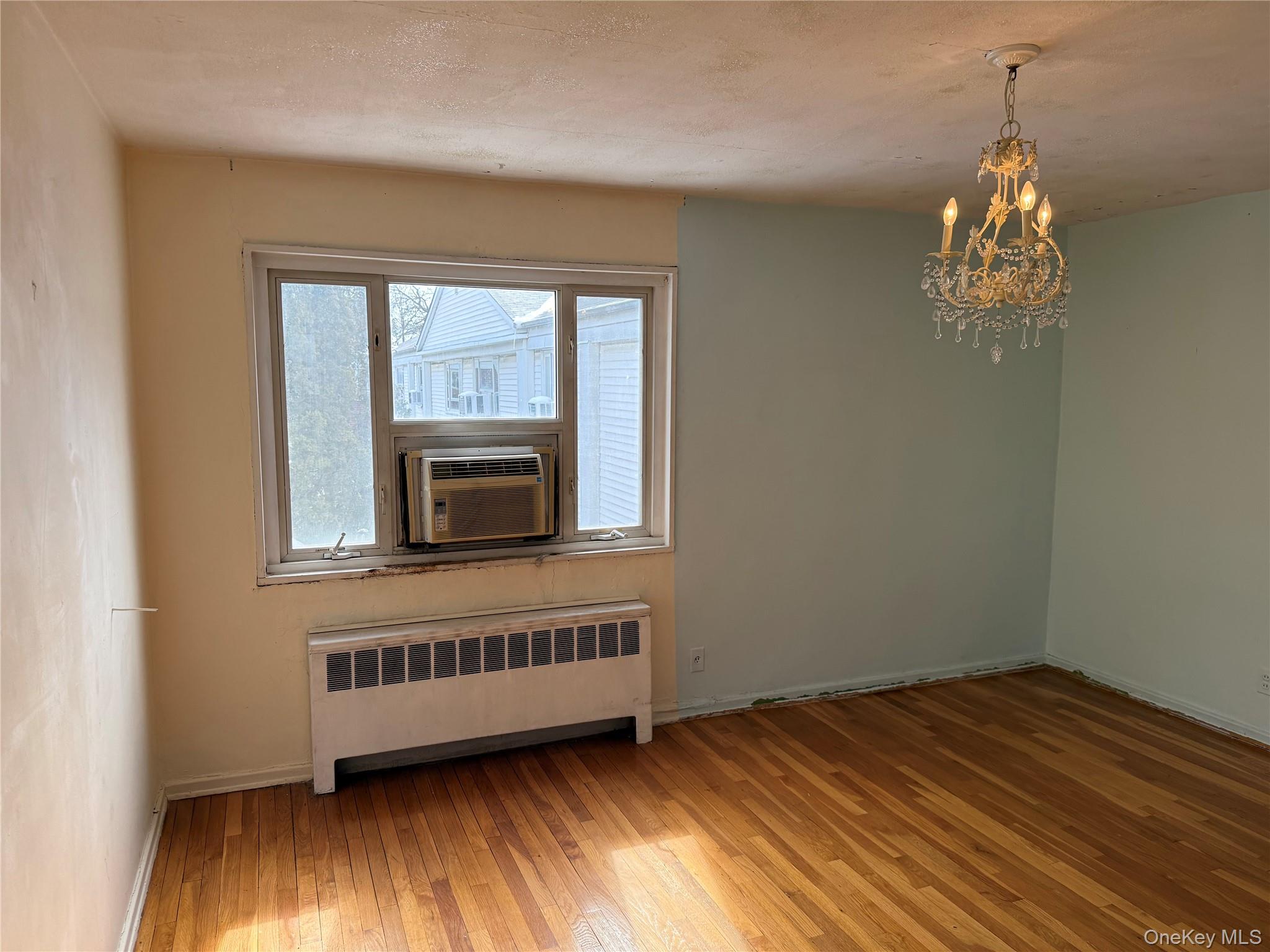 #7 photo, 13-16 212th Street, Bayside , NY 11360