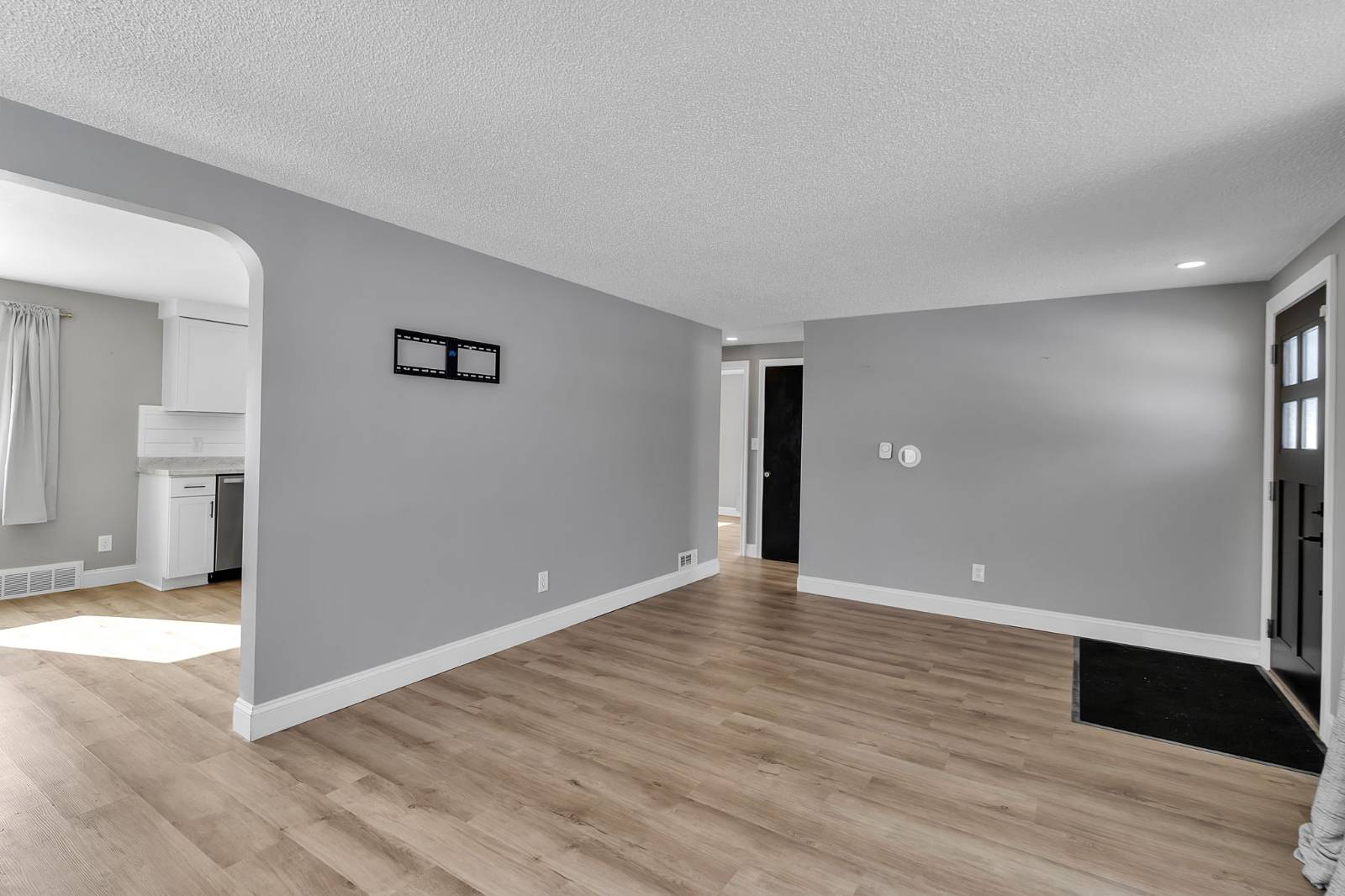 #24 photo, 177 McConkey Dr, Buffalo , NY 14223