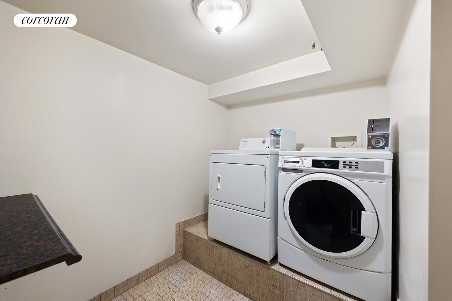 #5 photo, 447 W 47TH Street, Hell's Kitchen , NY 10036