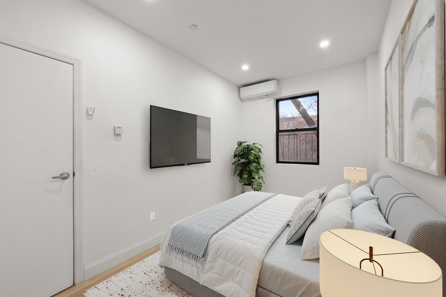 #6 photo, 447 W 47TH Street, Hell's Kitchen , NY 10036