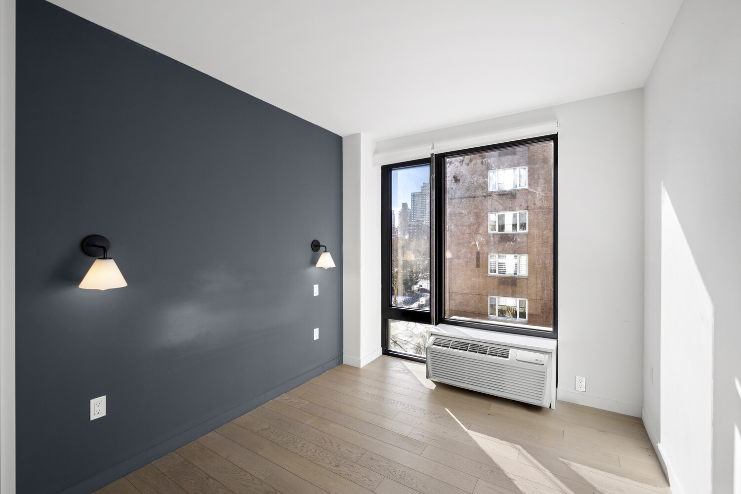 #9 photo, 181 E 101ST Street, 맨해튼 East Harlem , NY 10029