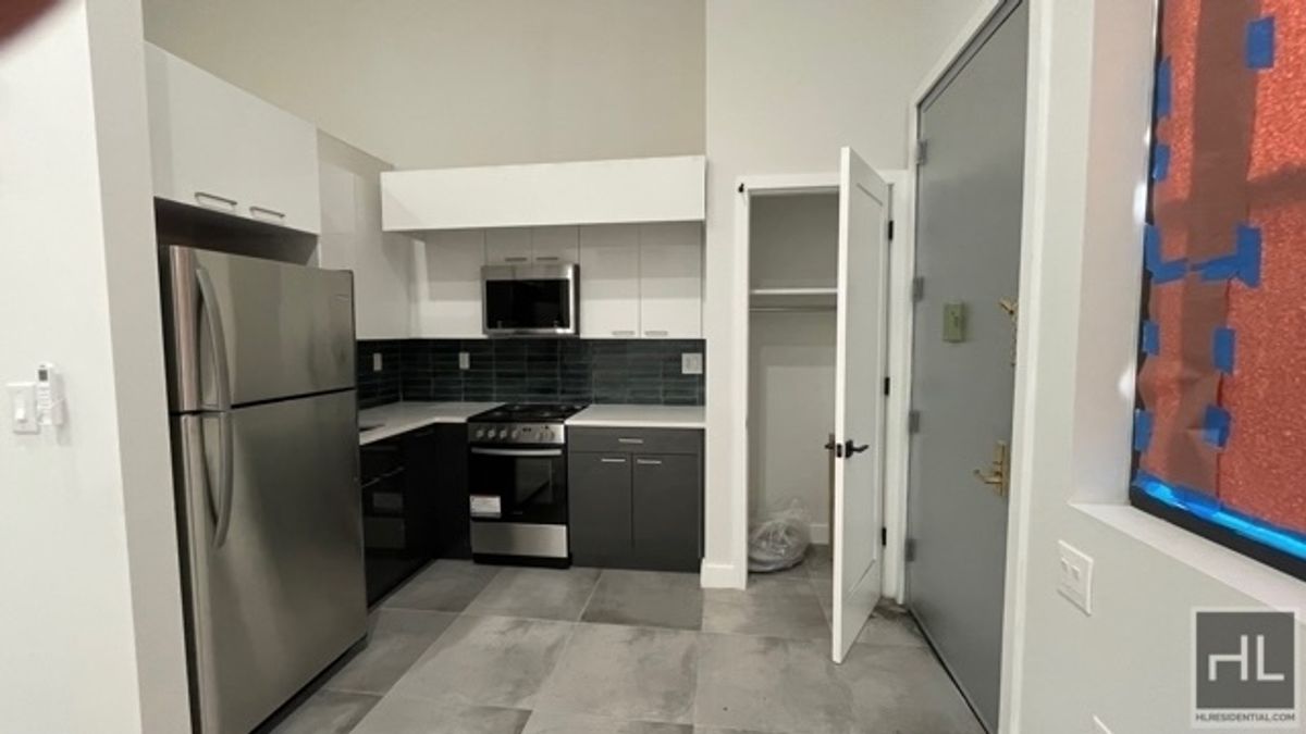 #4 photo, 237 Utica Avenue, Crown Heights , NY 11213