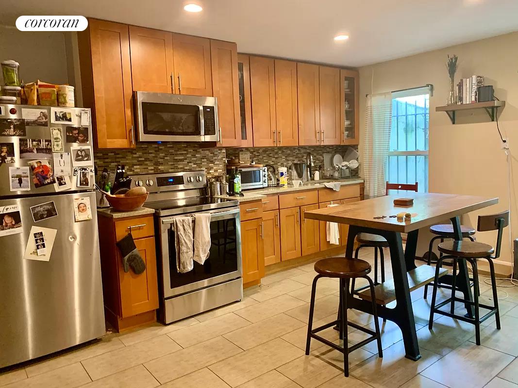 #4 photo, Brooklyn, ब्रुकलीन Bedford-Stuyvesant , NY 11221