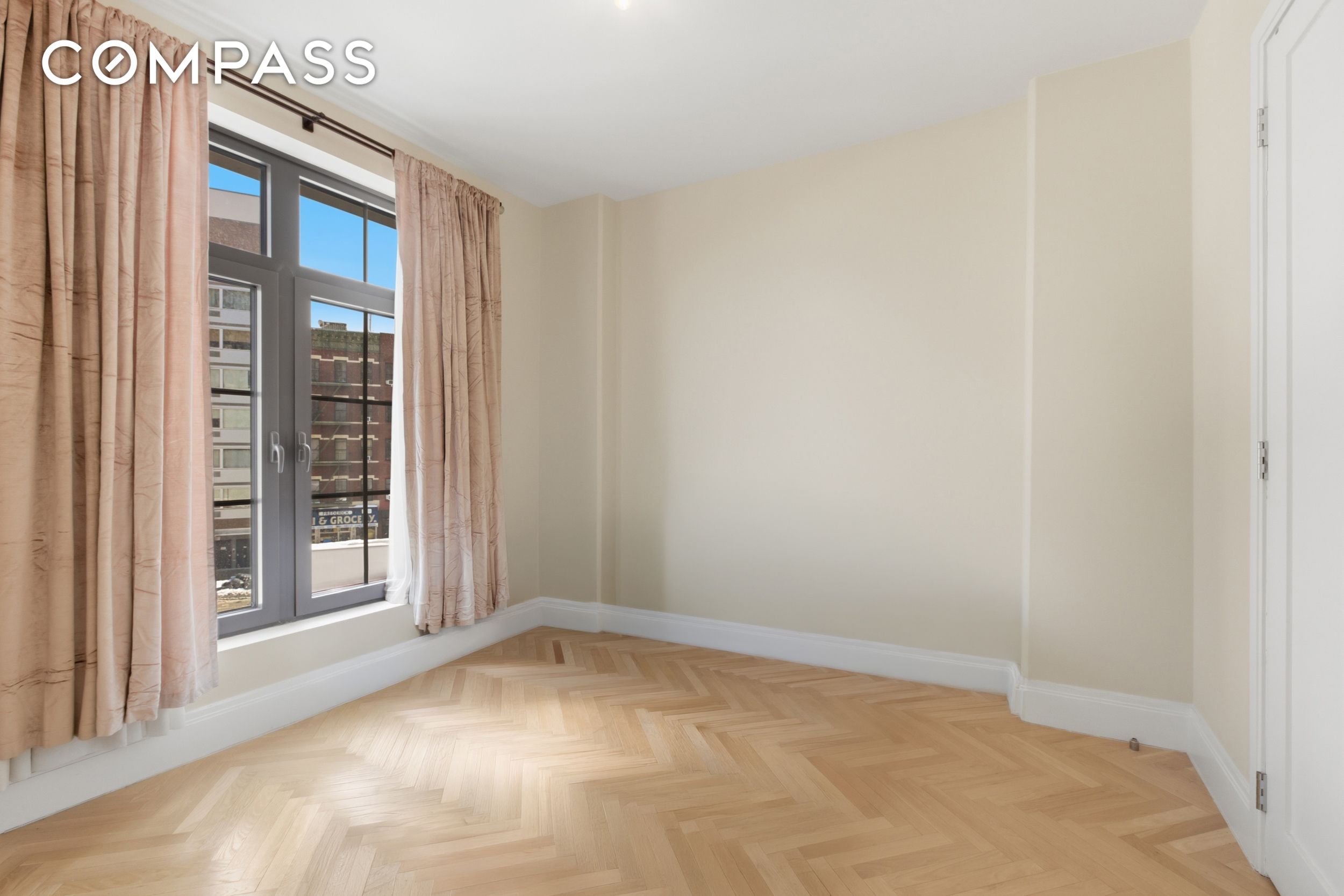 #10 photo, 300 W 122nd Street, 맨해튼 Harlem , NY 10027