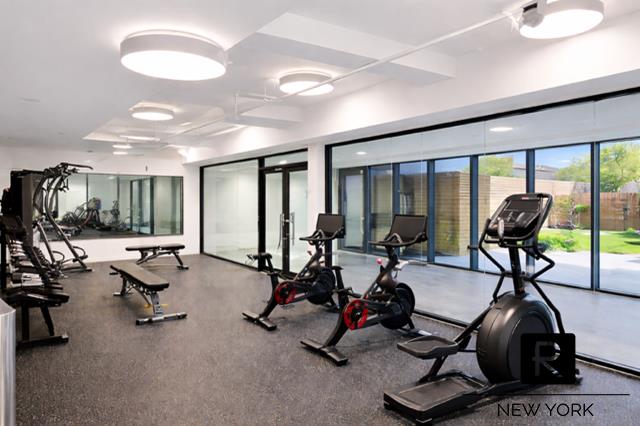 #8 photo, 850 Metropolitan Avenue, East Williamsburg , NY 11211