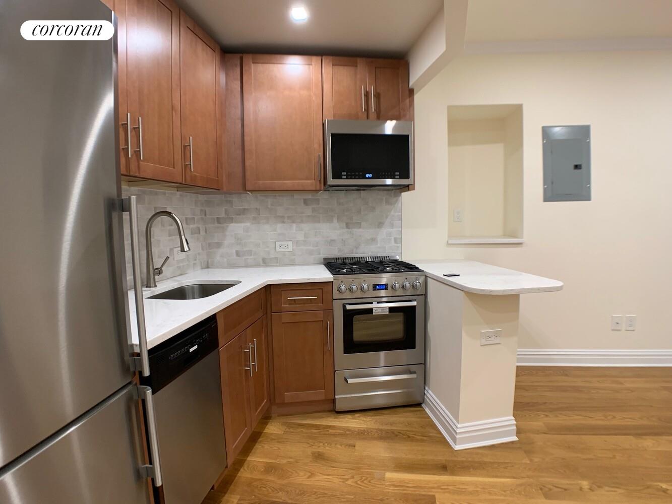 #2 photo, New York City, מנהטן Hell's Kitchen , NY 10019