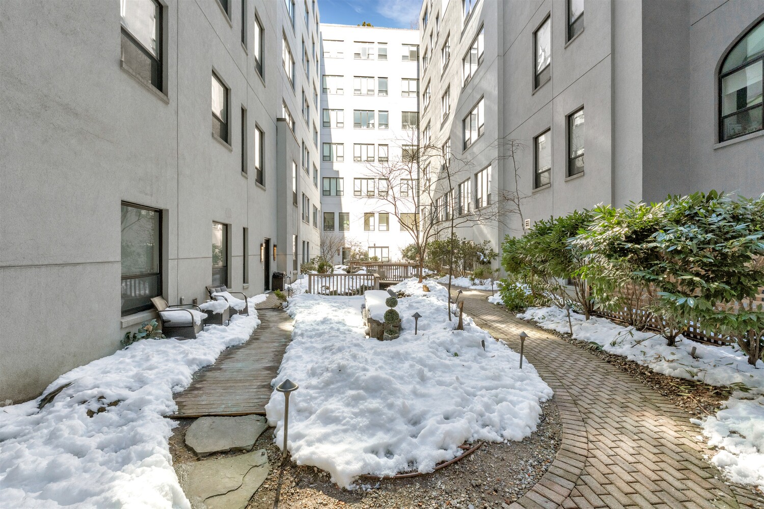 #21 photo, 416 W 52ND Street, Hell's Kitchen , NY 10019