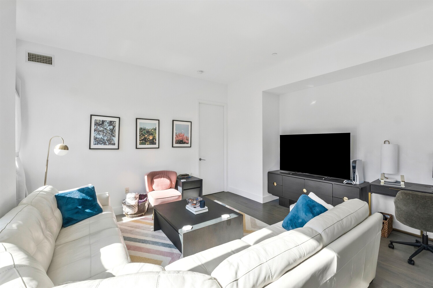 #8 photo, 416 W 52ND Street, Hell's Kitchen , NY 10019