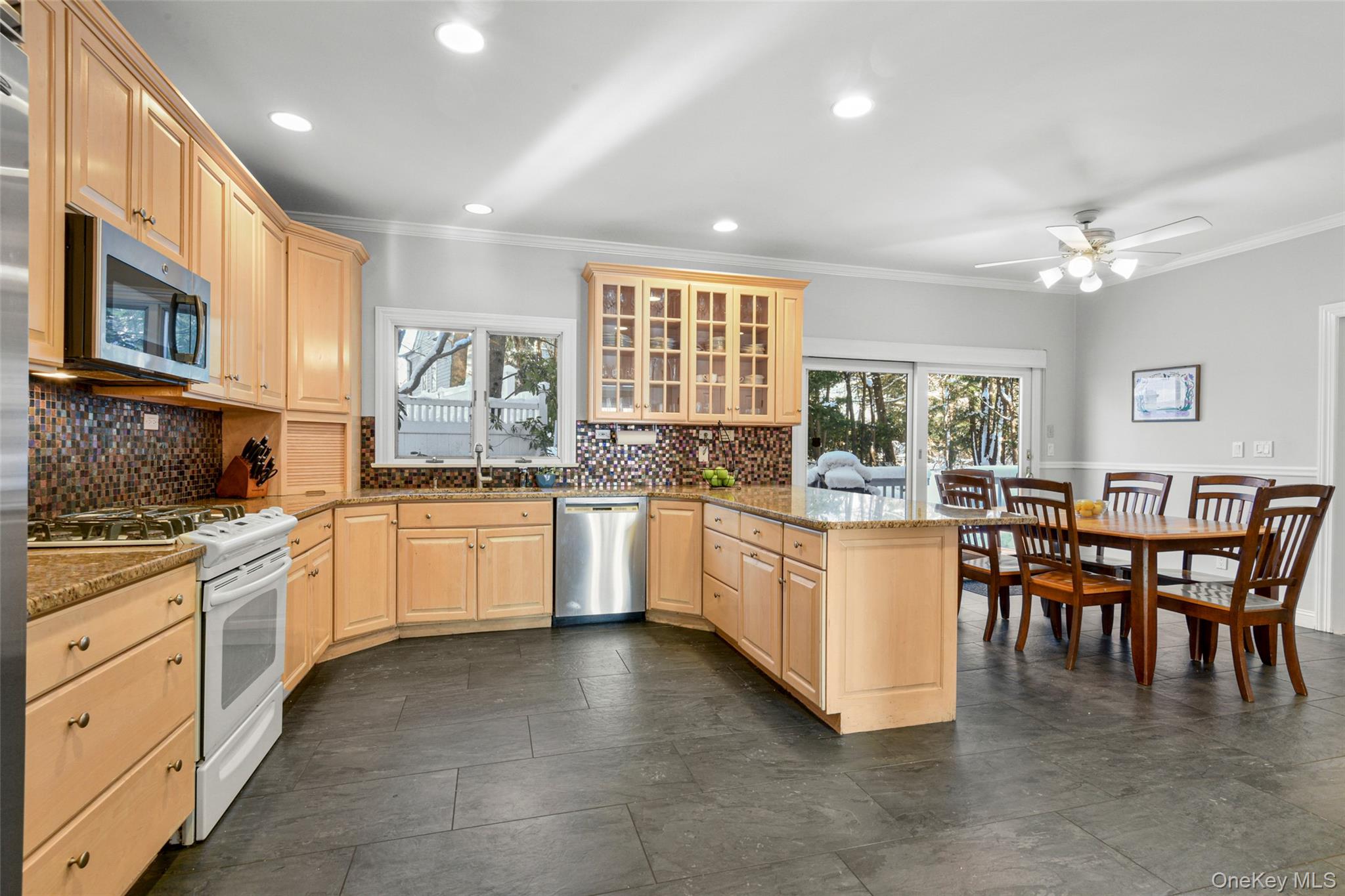 #9 photo, 35 Seton Road, Larchmont , NY 10538