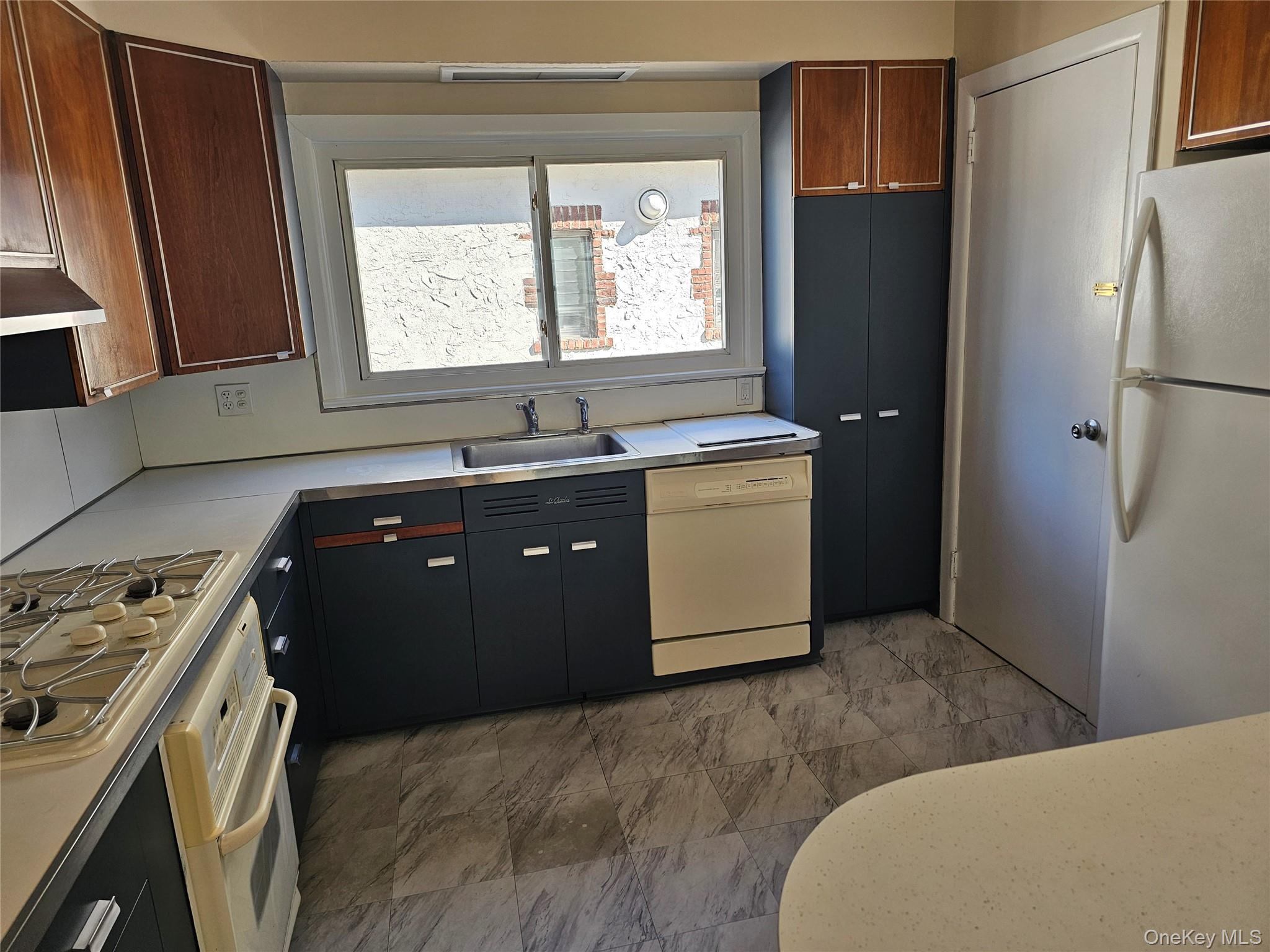 #3 photo, 65 Belmont Avenue, Yonkers , NY 10704