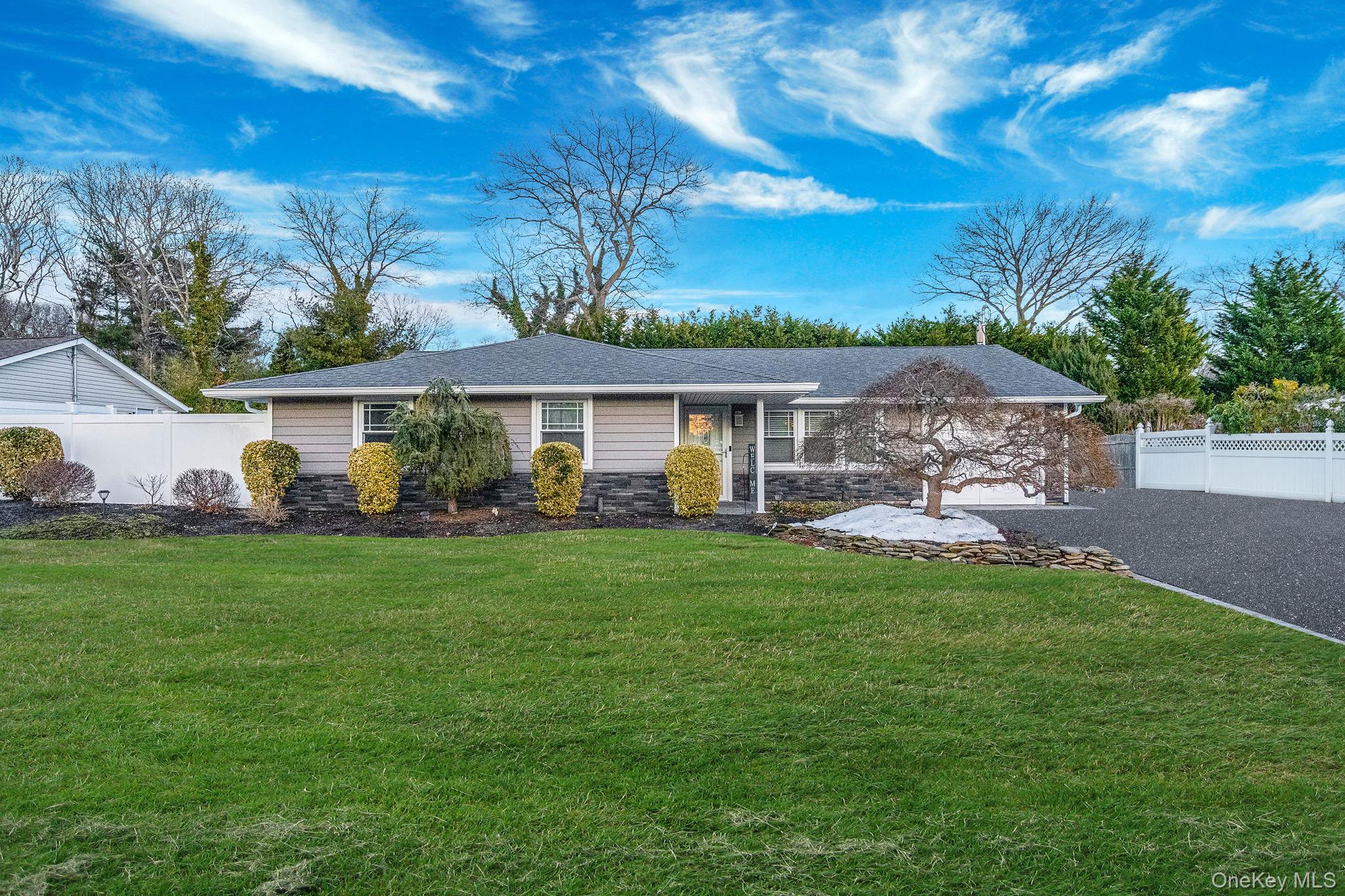 #1 photo, 9 Allegheny Drive, Саффолк ‖ Farmingville , NY 11738