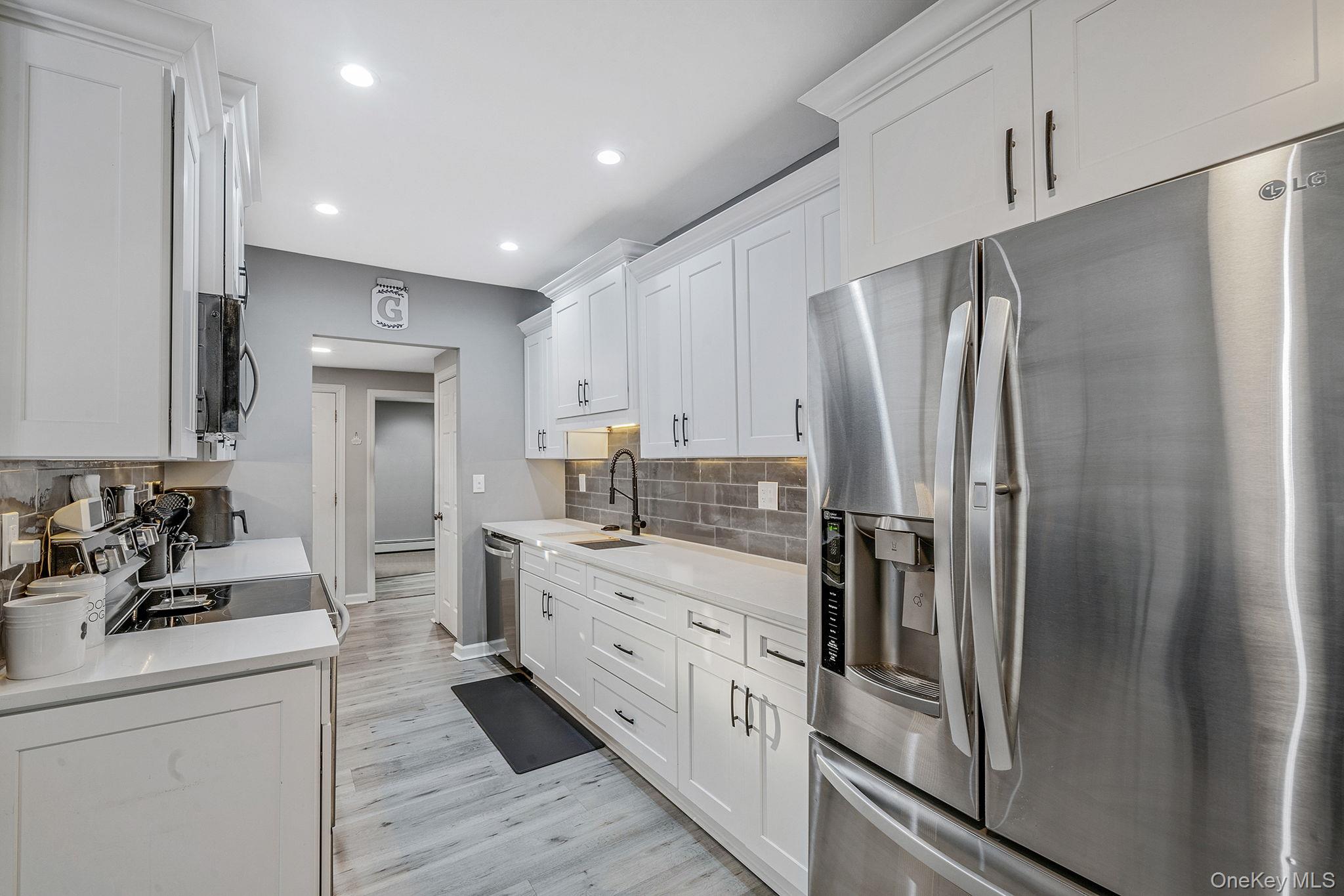 #13 photo, 9 Allegheny Drive, Саффолк ‖ Farmingville , NY 11738