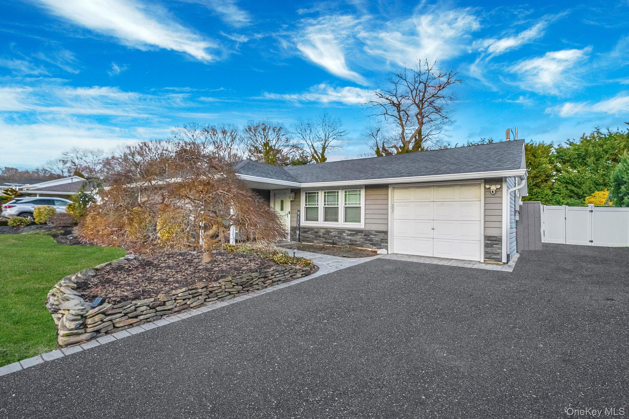 #4 photo, 9 Allegheny Drive, Саффолк ‖ Farmingville , NY 11738