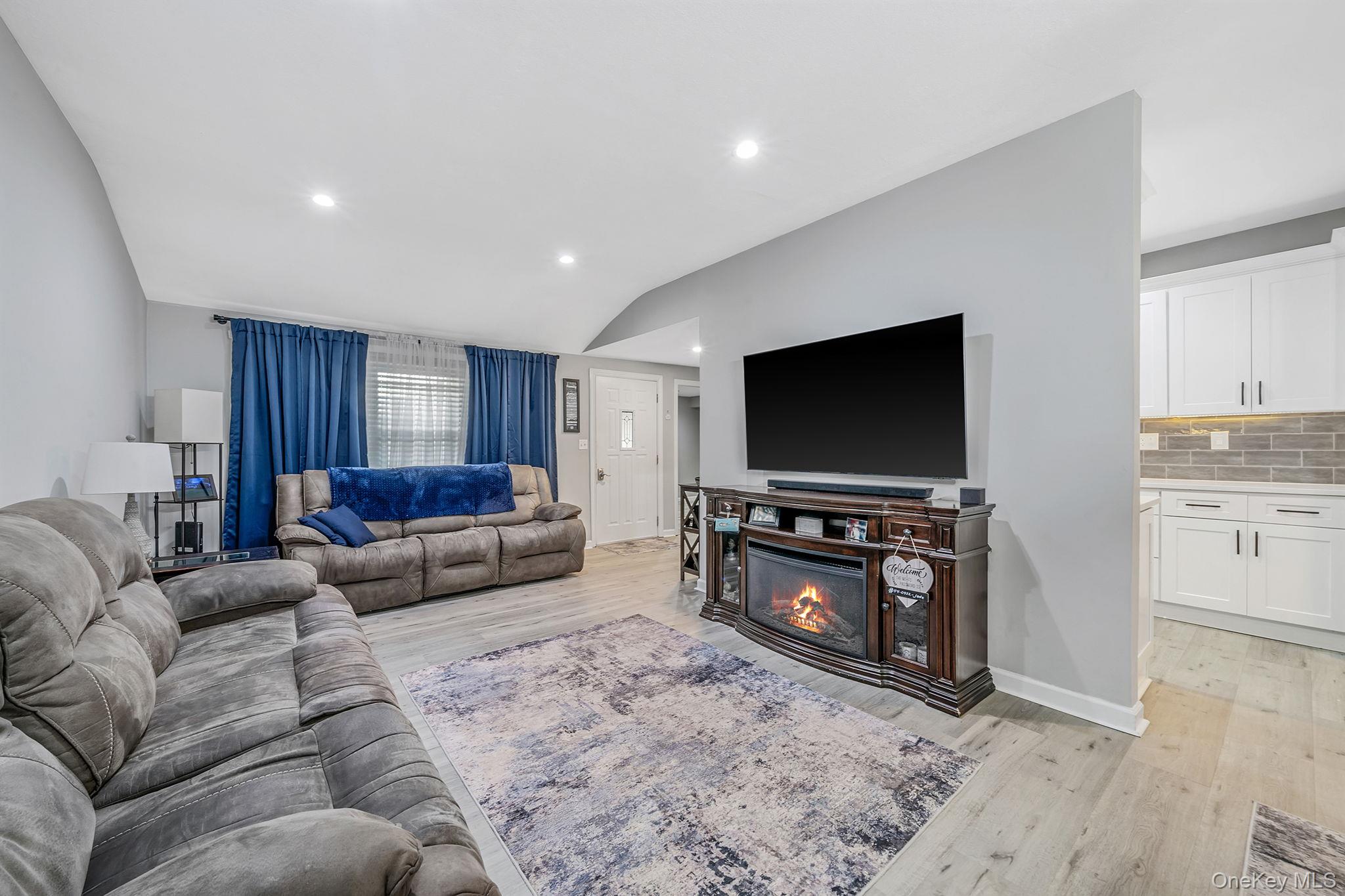 #7 photo, 9 Allegheny Drive, Саффолк ‖ Farmingville , NY 11738