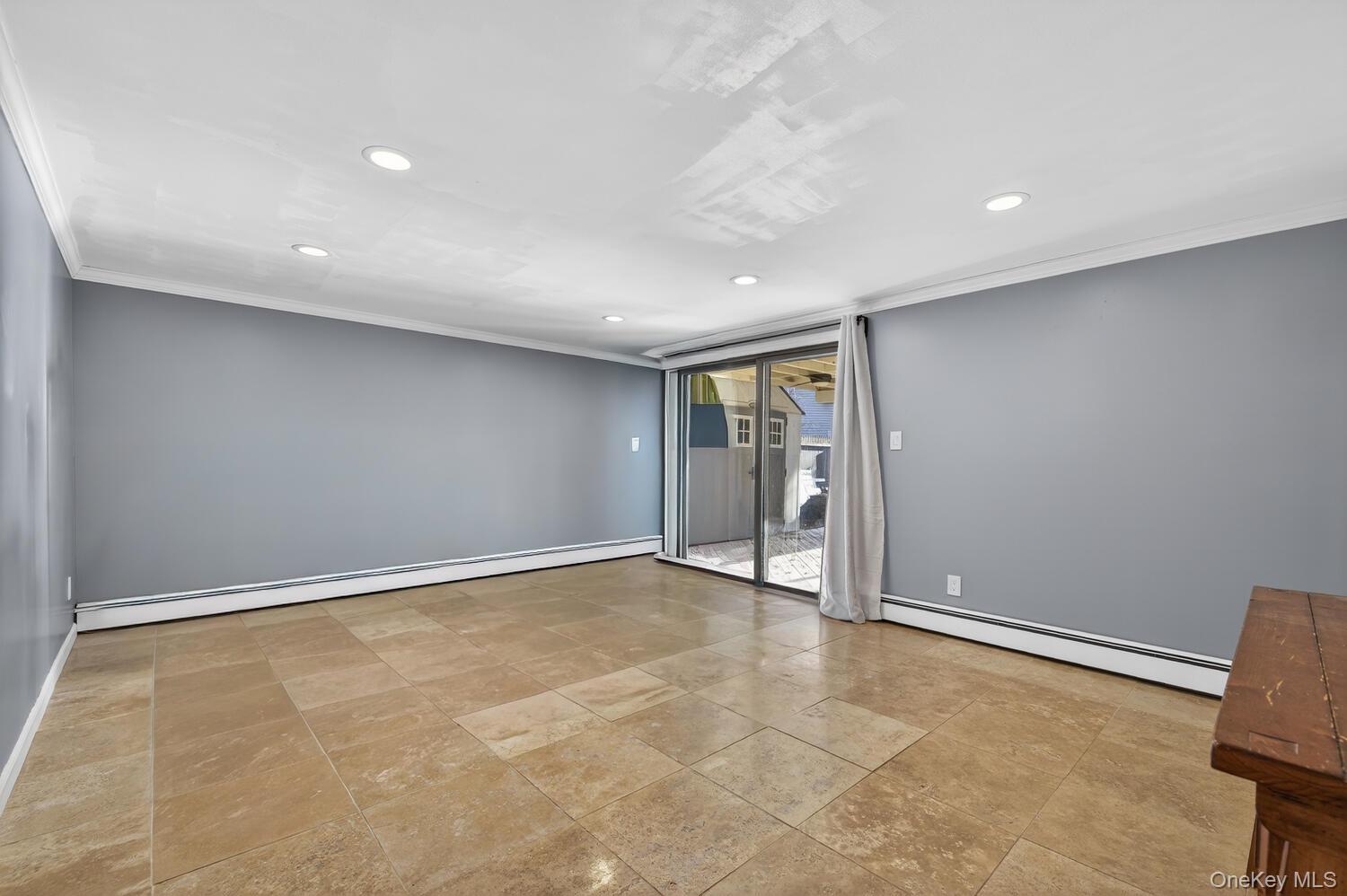 #13 photo, 8 Stern Court, Huntington Station , NY 11746