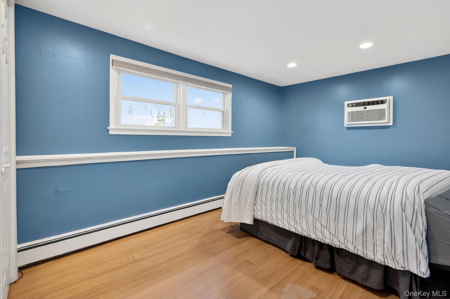 #15 photo, 8 Stern Court, Huntington Station , NY 11746