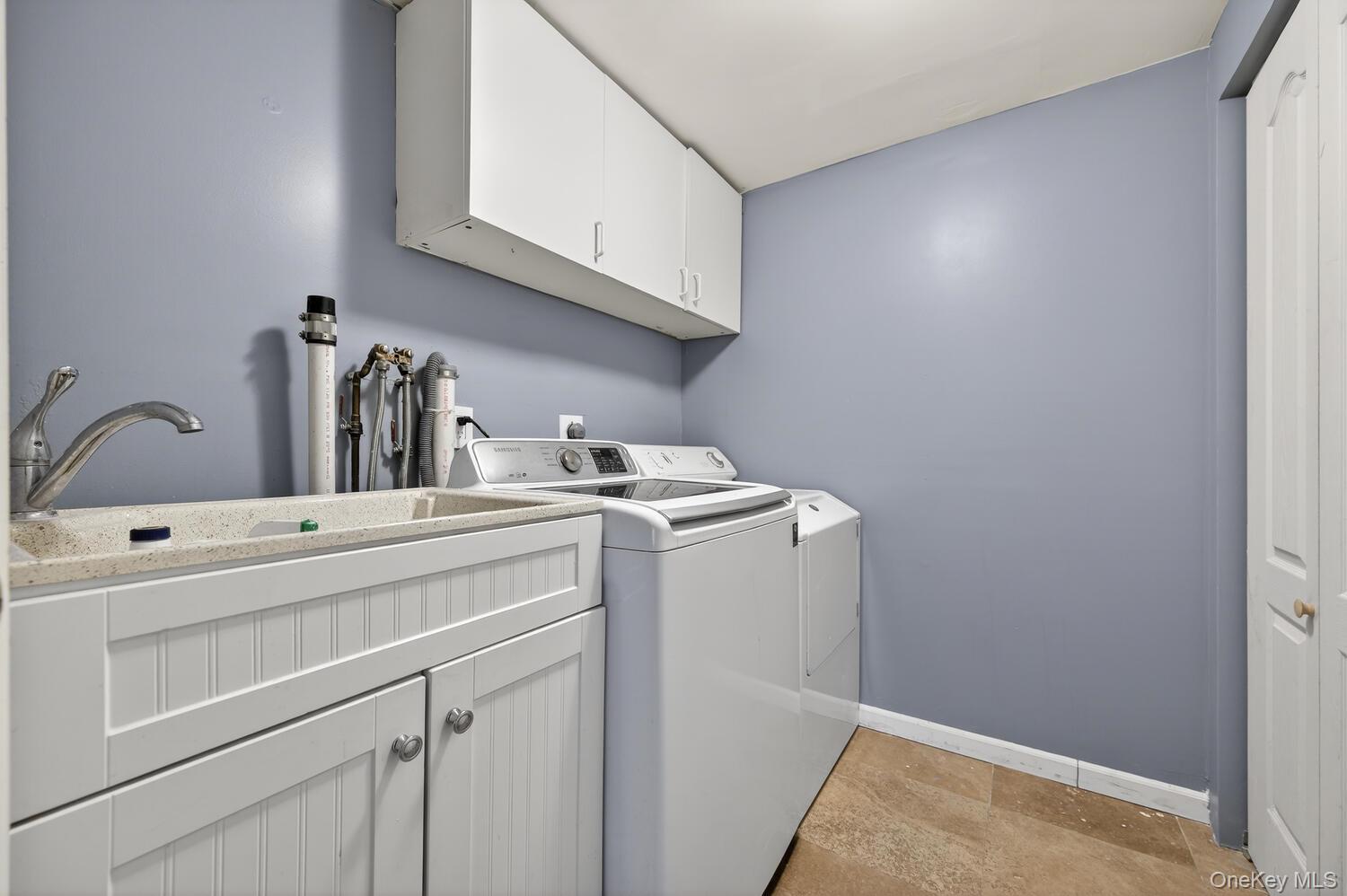 #17 photo, 8 Stern Court, Huntington Station , NY 11746