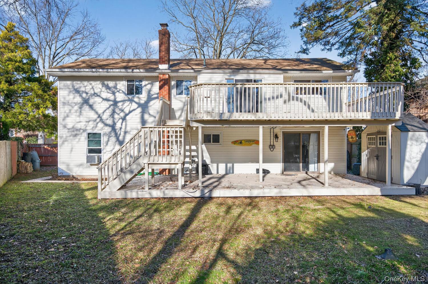 #18 photo, 8 Stern Court, Huntington Station , NY 11746