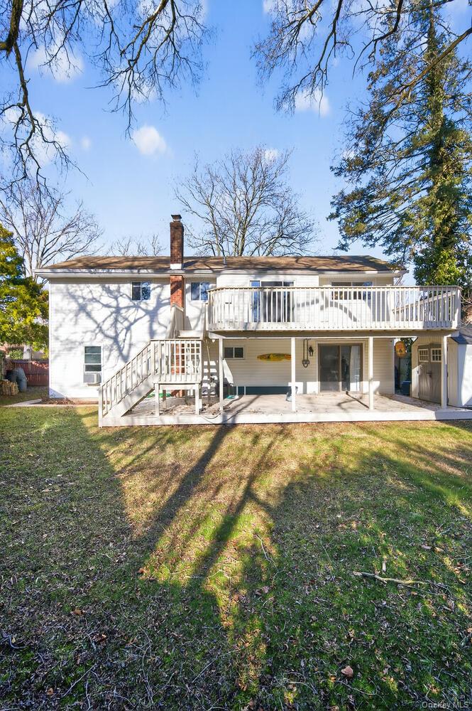 #19 photo, 8 Stern Court, Huntington Station , NY 11746