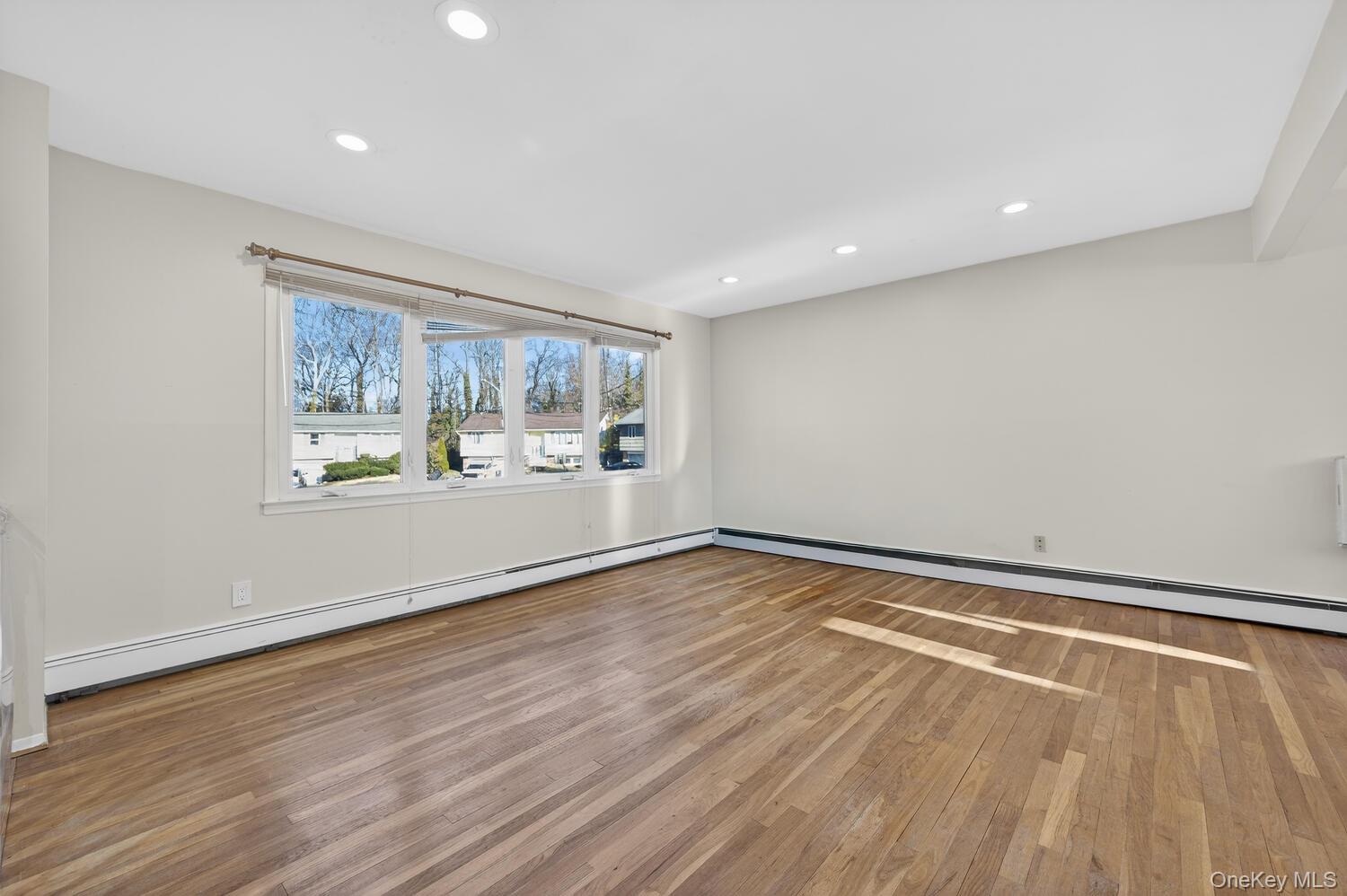 #3 photo, 8 Stern Court, Huntington Station , NY 11746