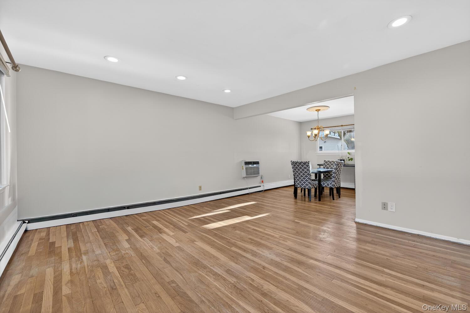 #4 photo, 8 Stern Court, Huntington Station , NY 11746