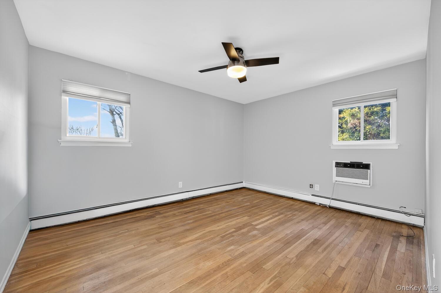 #8 photo, 8 Stern Court, Huntington Station , NY 11746