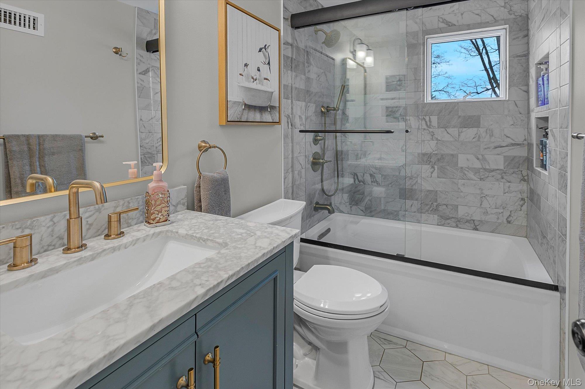 #17 photo, 10 Peachtree Lane, Huntington Station , NY 11746