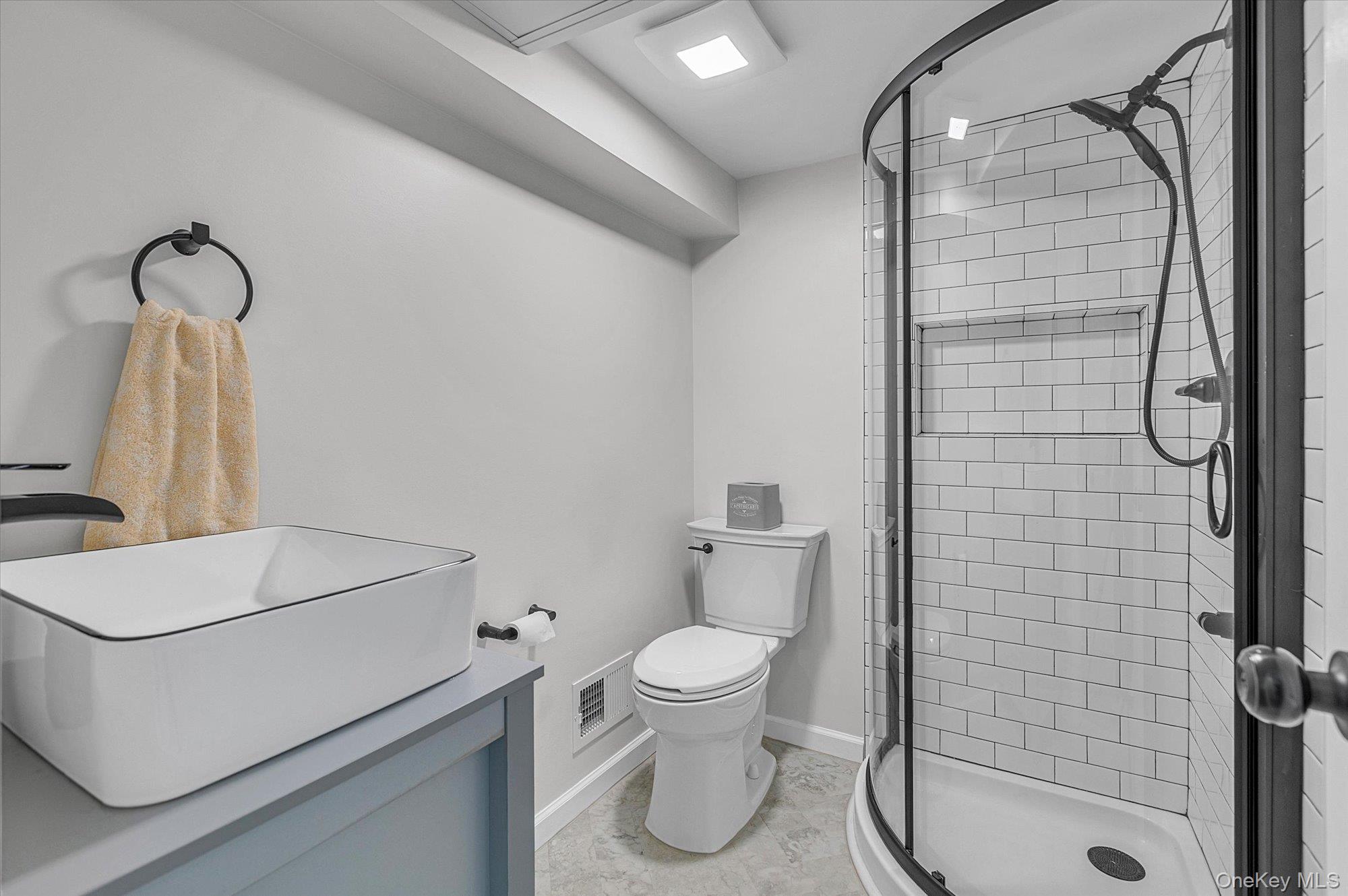 #19 photo, 10 Peachtree Lane, Huntington Station , NY 11746