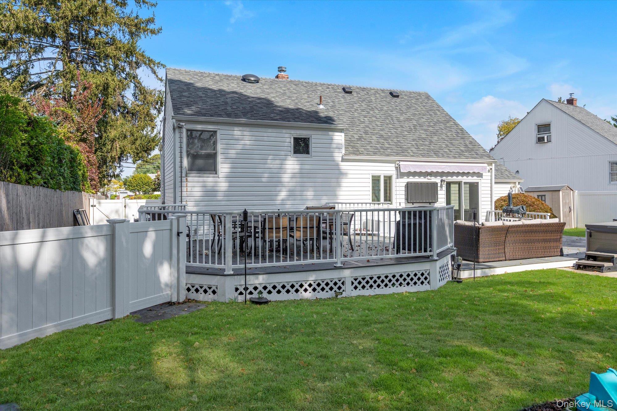 #20 photo, 10 Peachtree Lane, Huntington Station , NY 11746