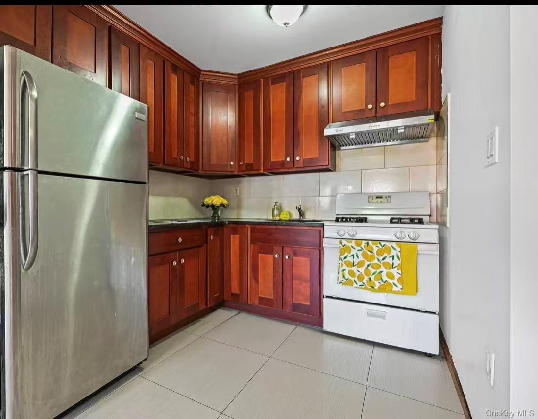 #3 photo, 8409 Queens Boulevard, Elmhurst , NY 11373