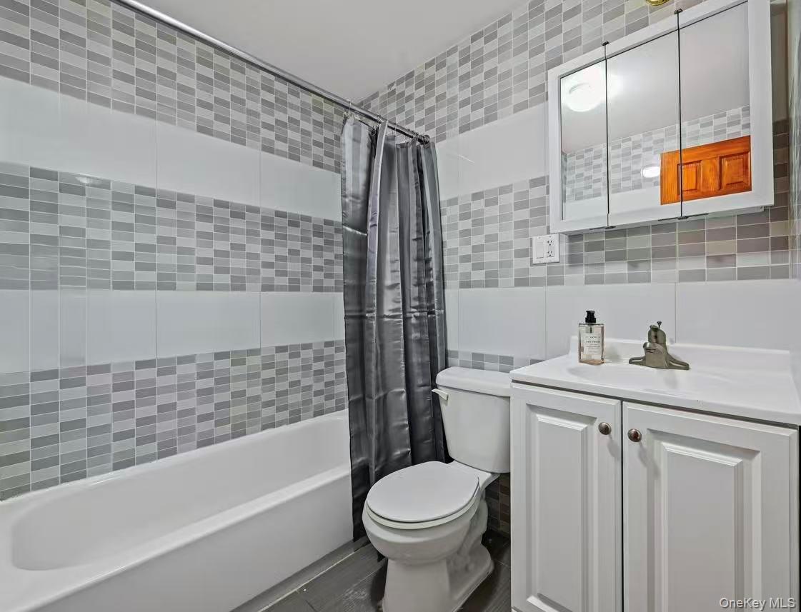 #6 photo, 8409 Queens Boulevard, Elmhurst , NY 11373