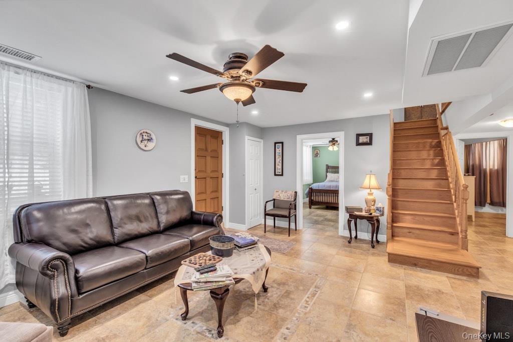 #18 photo, 4225 Stars Road, East Marion , NY 11939