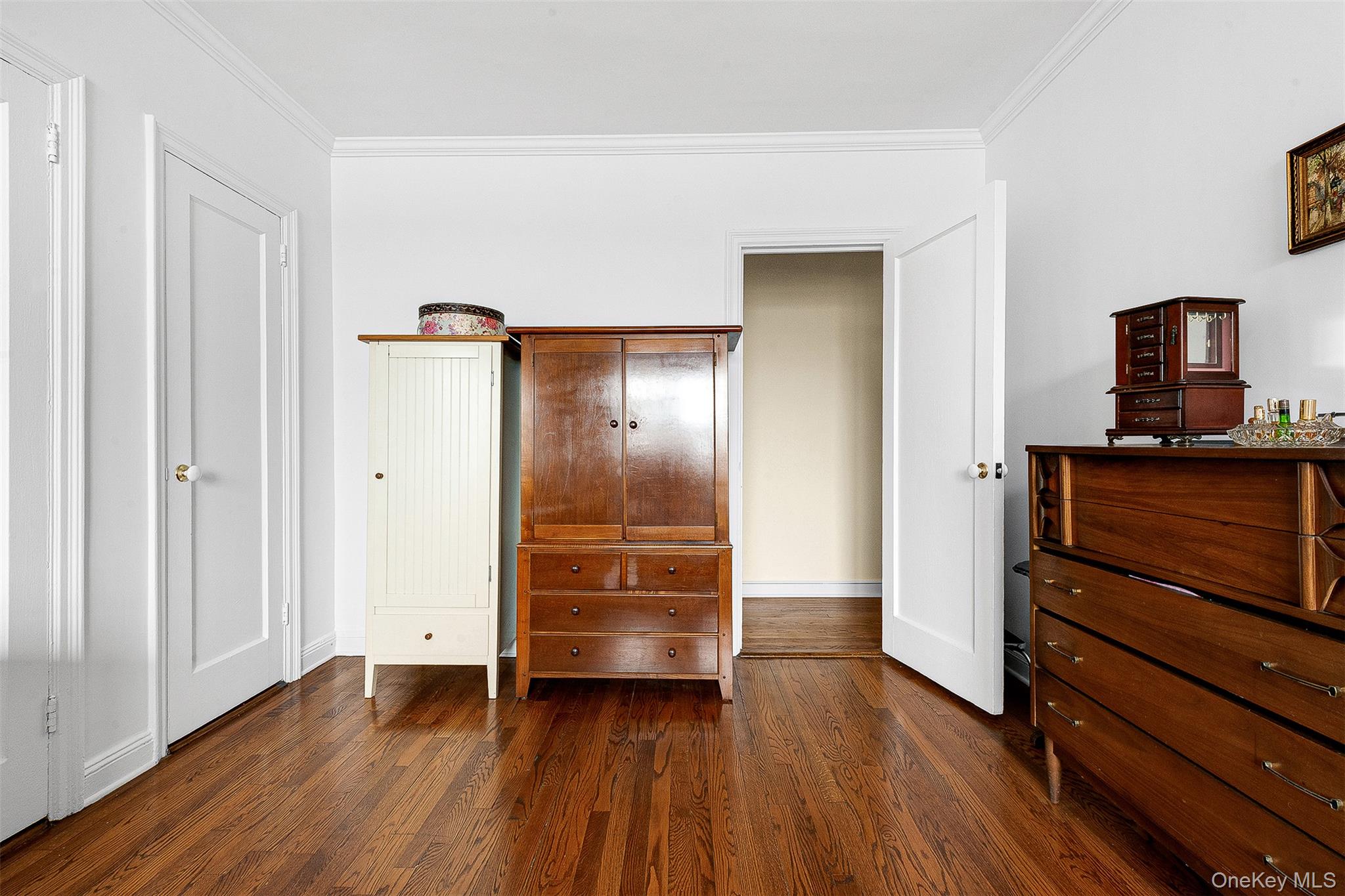 #8 photo, 98-120 Queens Boulevard, Rego Park , NY 11374